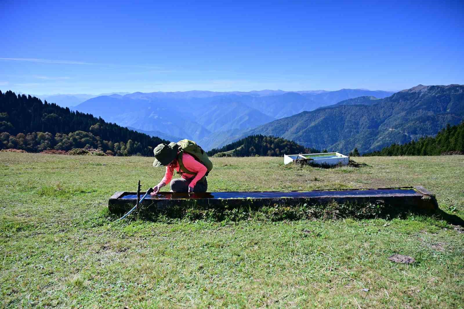 Bir yanda Karadeniz, bir yanda sonbahar: Kürtün’de etkileyici yürüyüş
