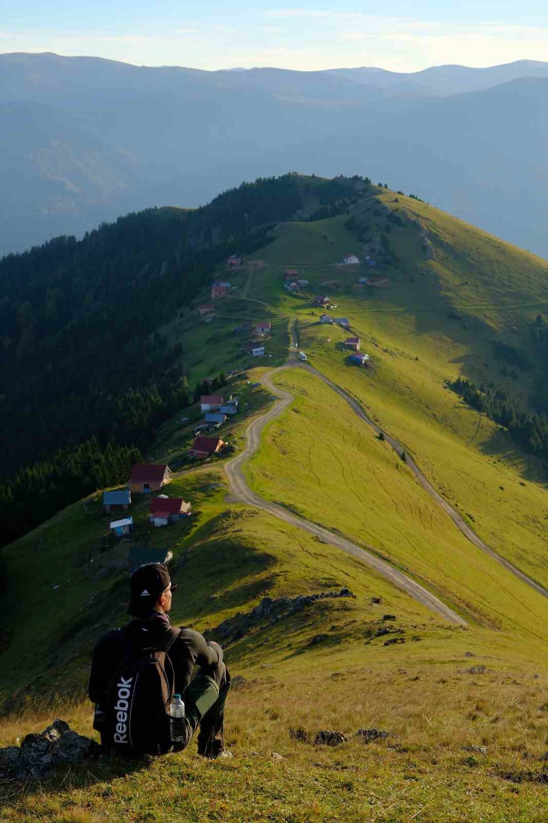 Bir yanda Karadeniz, bir yanda sonbahar: Kürtün’de etkileyici yürüyüş