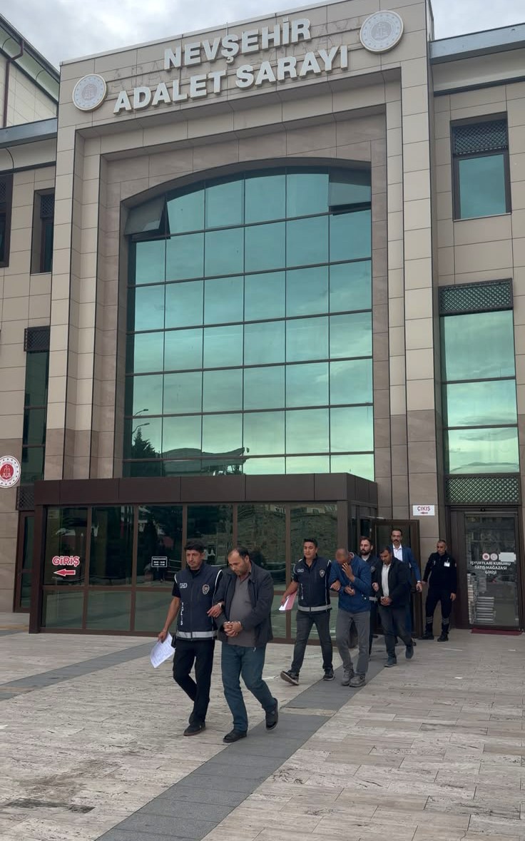 3 şüpheli göçmen kaçakçılığından tutuklandı