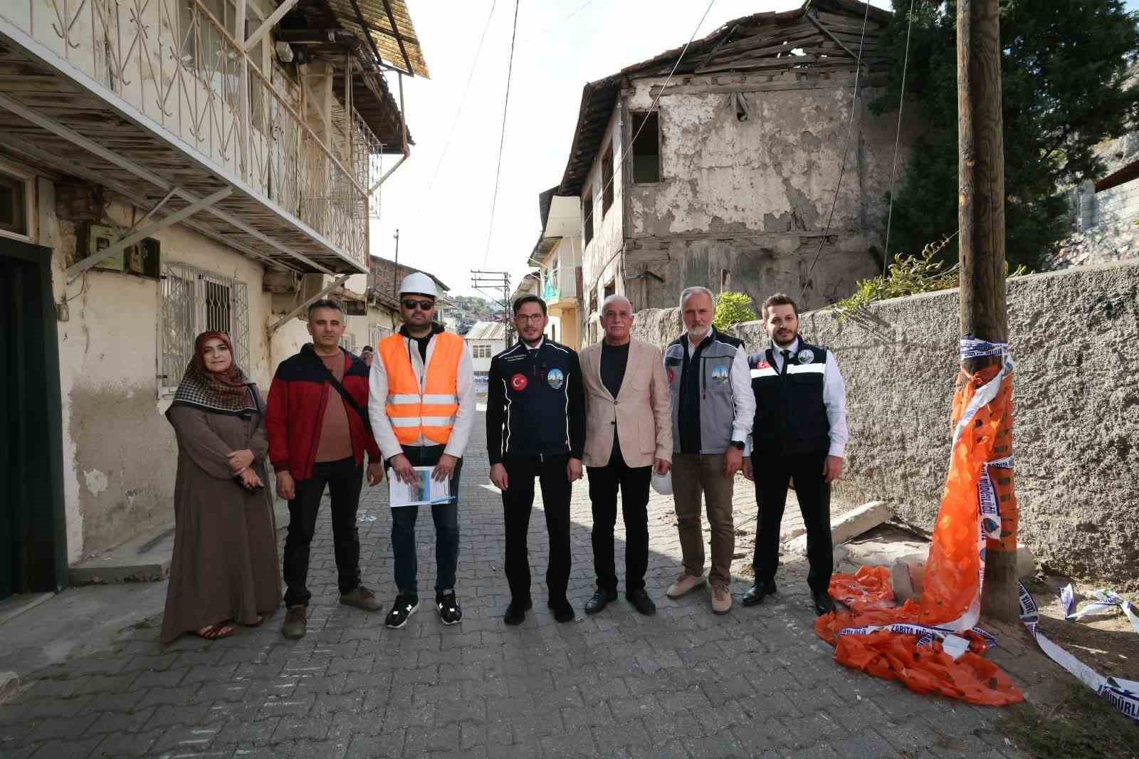 Tokat’ta kentsel dönüşüm kapsamında yıkım çalışmaları başladı