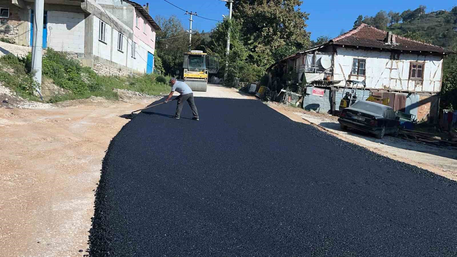 Yığılca’da asfalt çalışmaları sürüyor