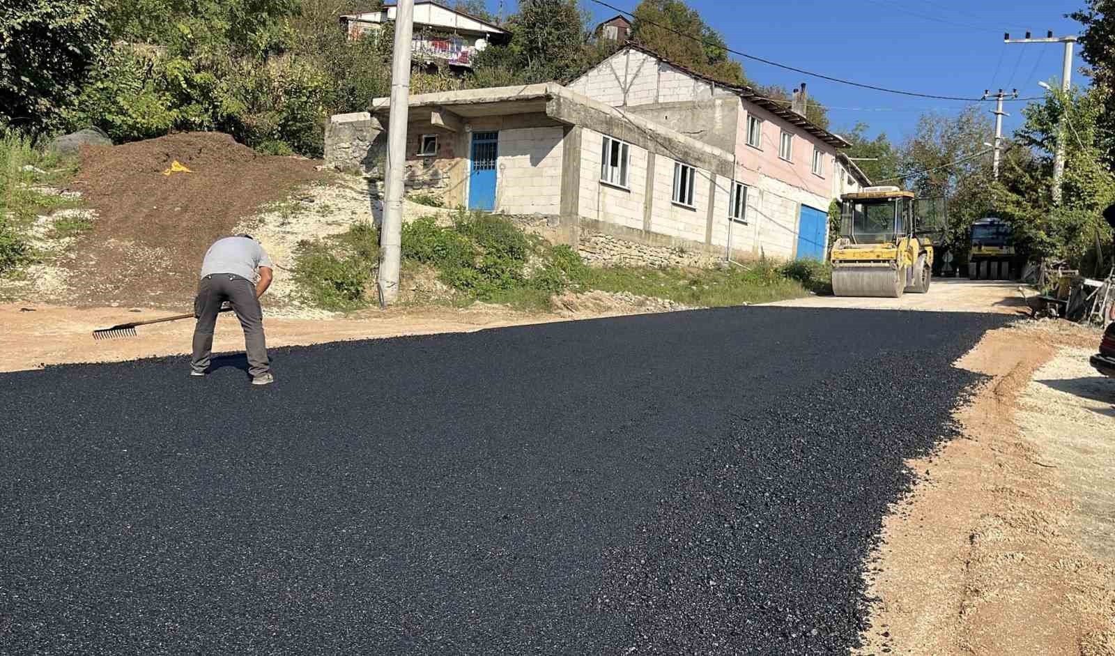 Yığılca’da asfalt çalışmaları sürüyor
