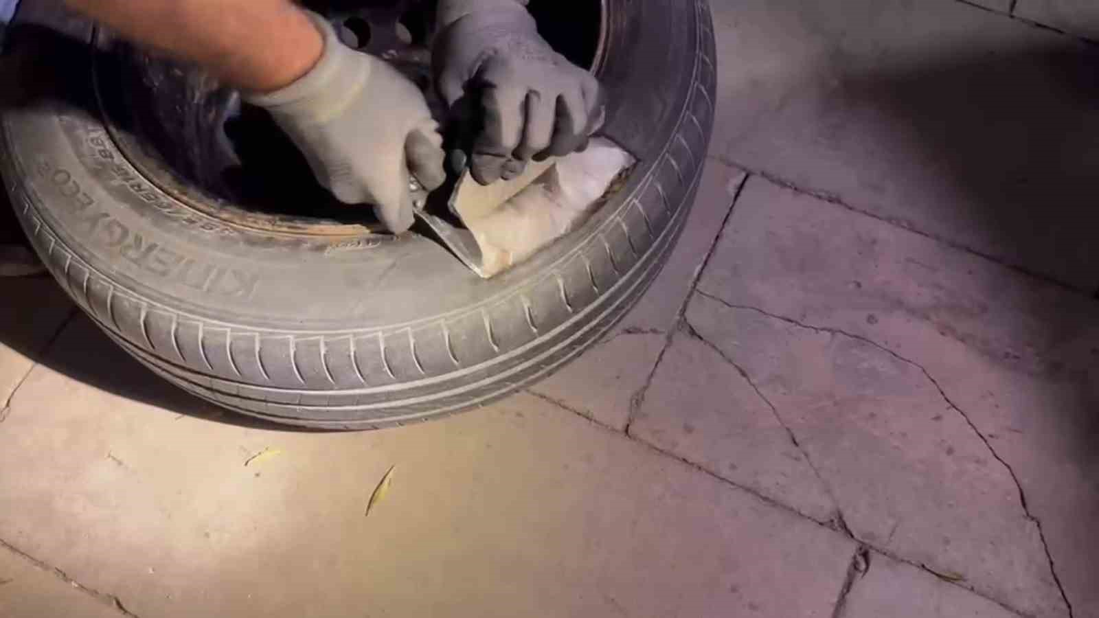 Otomobilden 110 bin uyuşturucu hap çıktı, kendisini "maddelerden bilgim yok" diyerek savundu