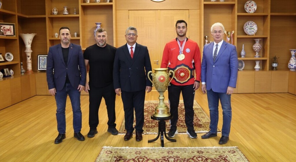 DPÜ’lü Melih Özdemir Cumhurbaşkanlığı Kupası’nda şampiyon oldu