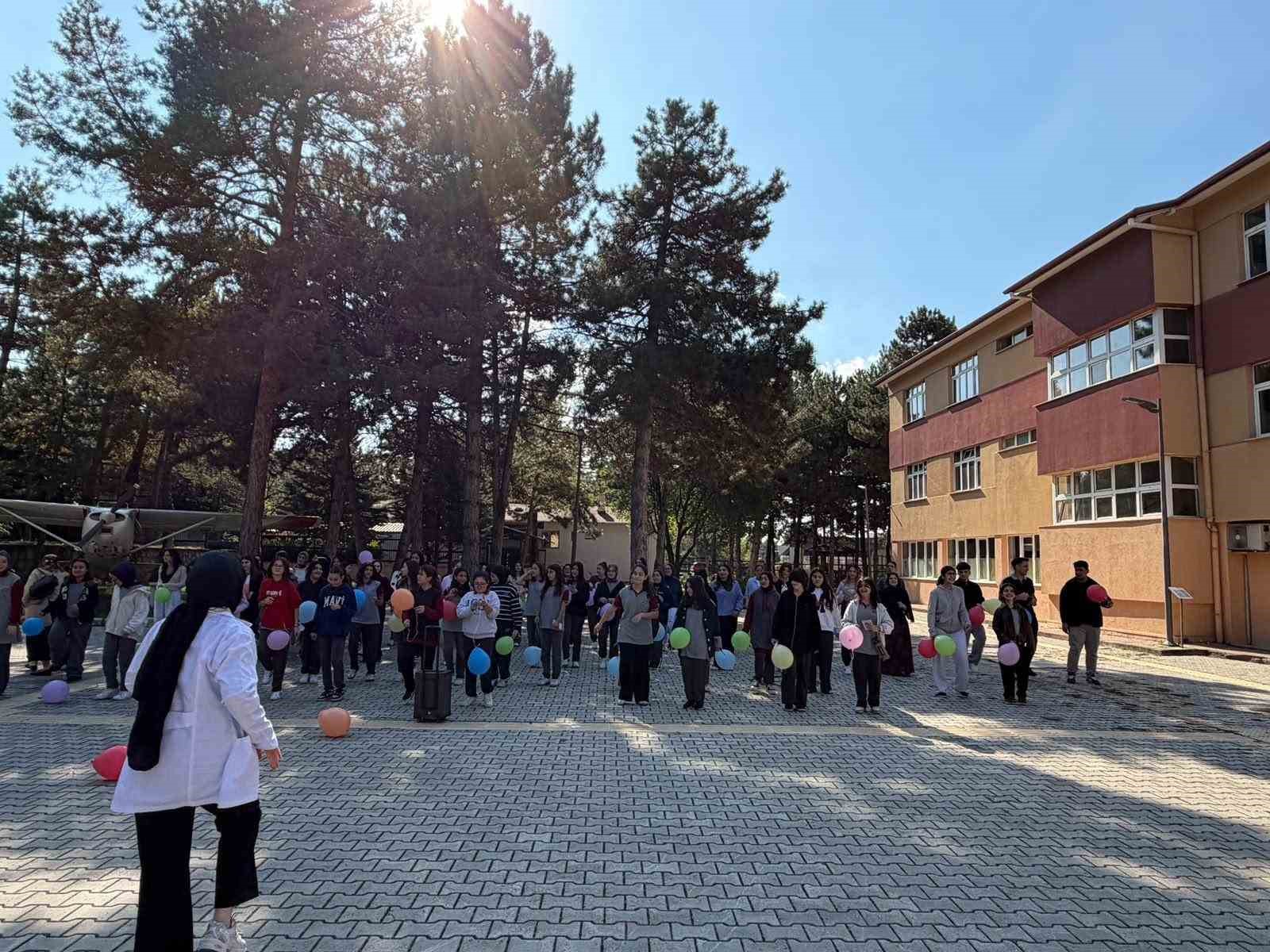 Hitit Üniversitesinden "11 Ekim Dünya Kız Çocukları Günü" etkinliği