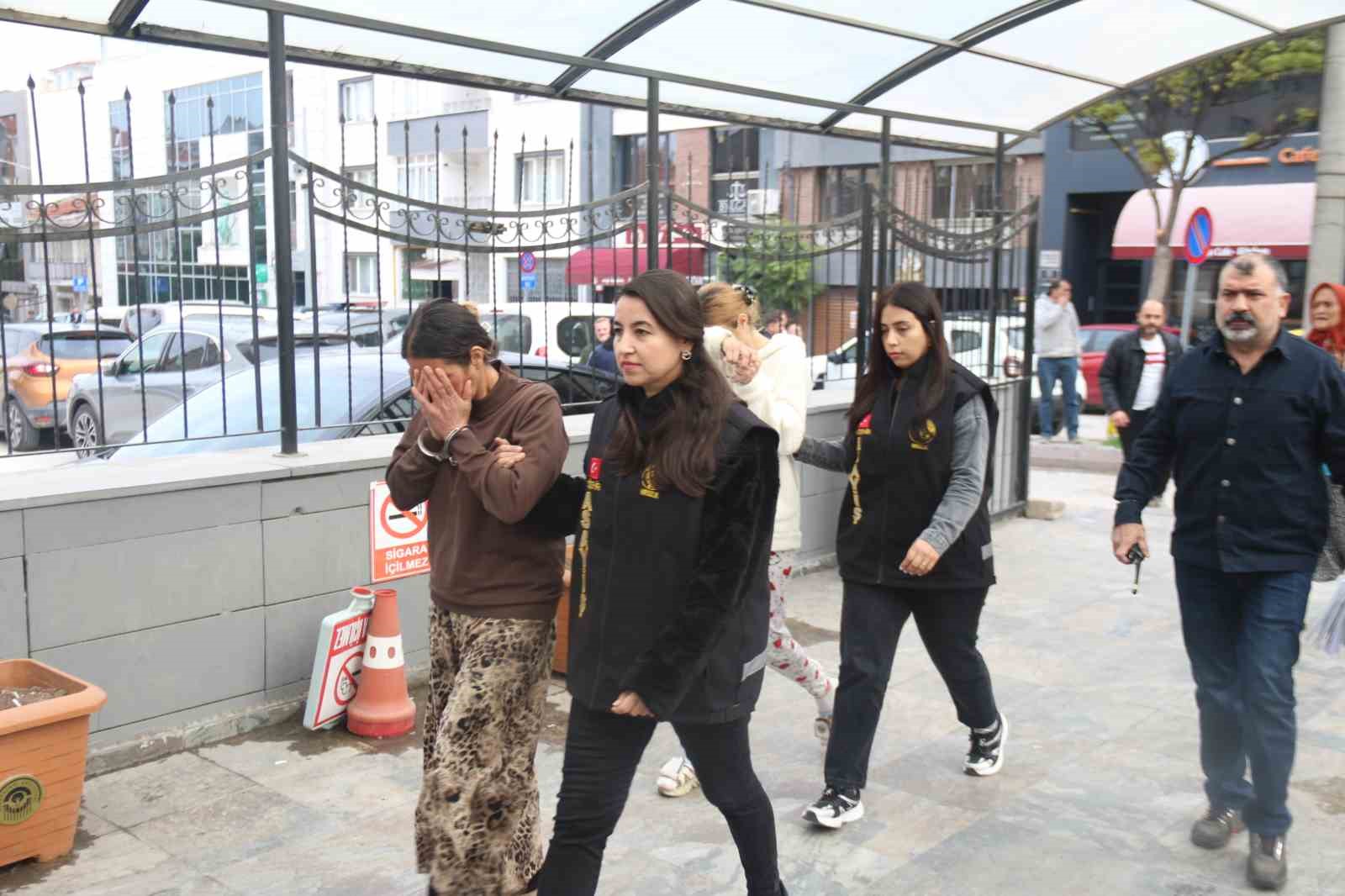 Eskişehir’de 2 evden hırsızlık olayının şüphelileri tutuklandı