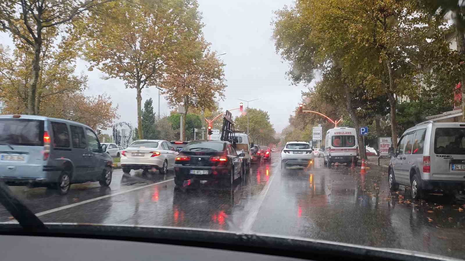 Tekirdağ’da sağanak yağış hayatı olumsuz etkiledi