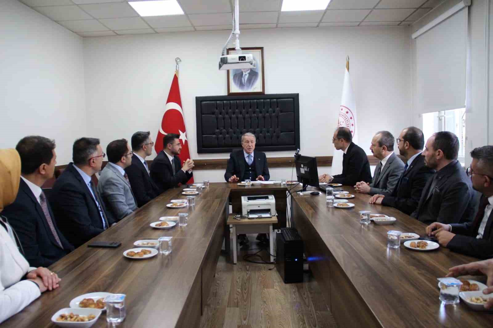 TBMM Millî Savunma Komisyonu Başkanı Akar’dan Kayseri Devlet Hastanesi’ne ziyaret