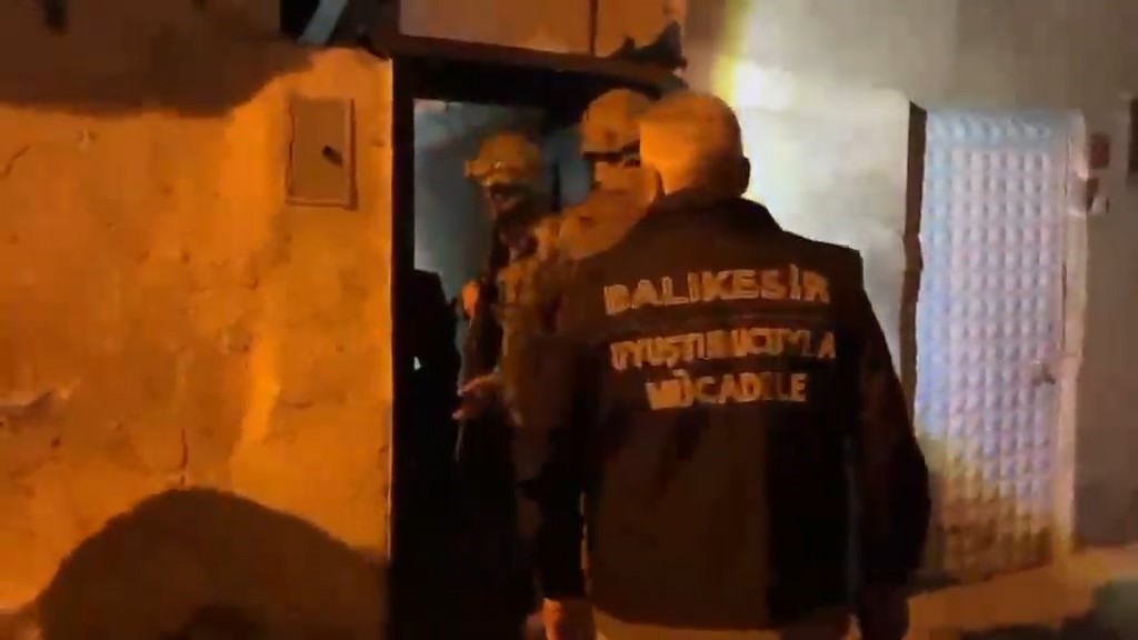 Edremit Körfezi’nde huzur operasyonu: 20 gözaltı