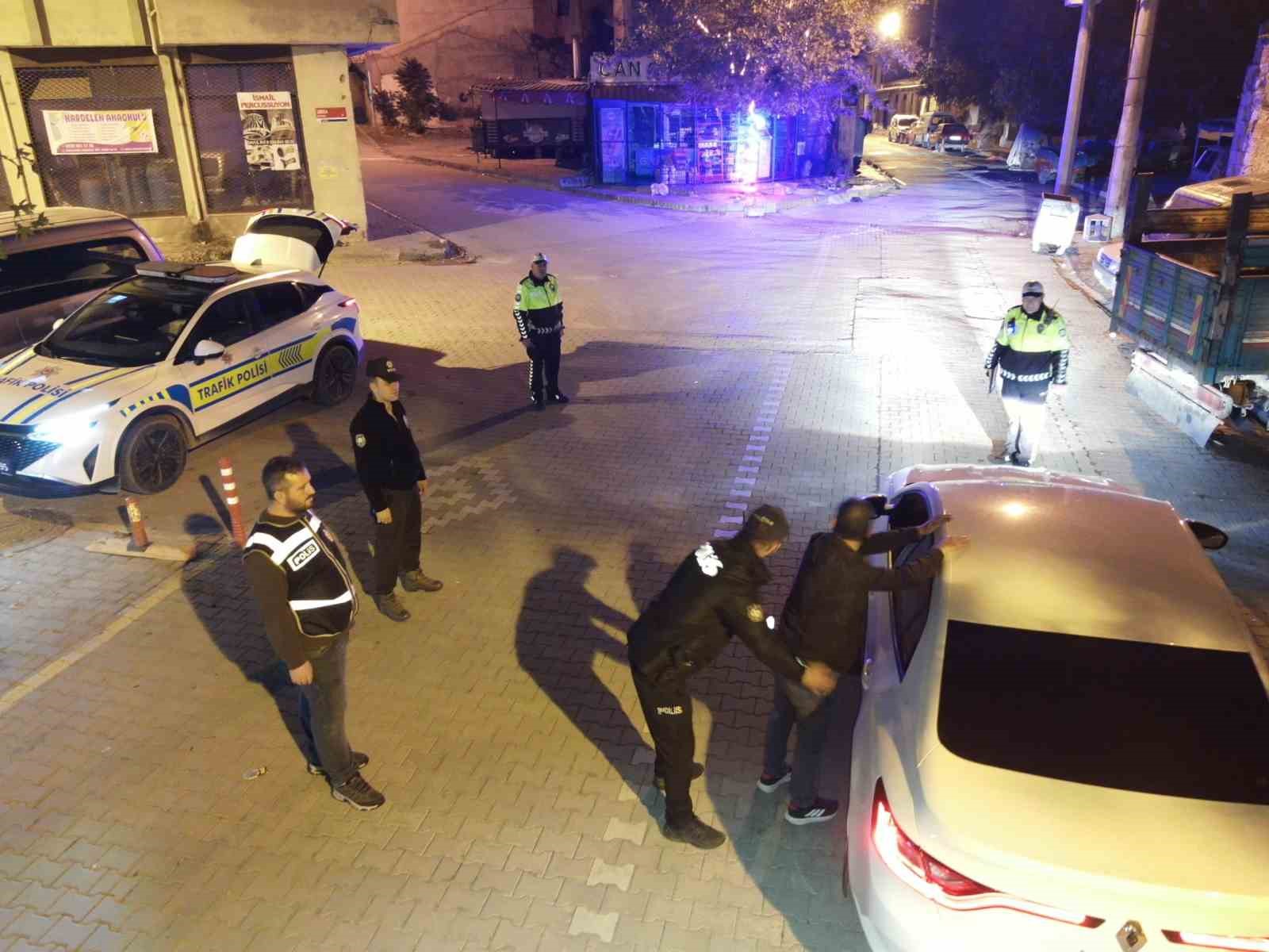 Edremit Körfezi’nde huzur operasyonu: 20 gözaltı