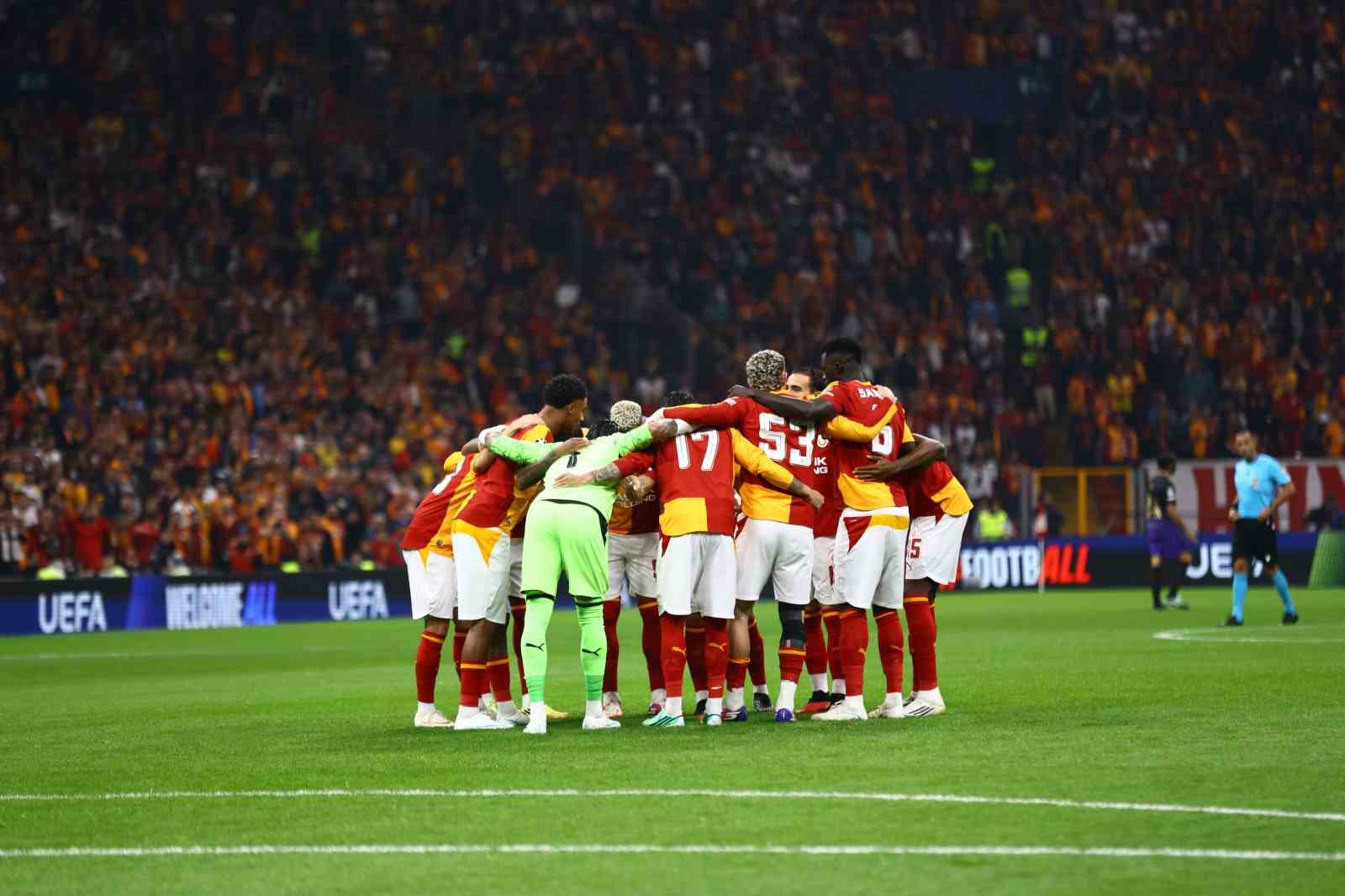 UEFA Şampiyonlar Ligi: Galatasaray: 0 - Barcelona: 0 (Maç devam ediyor)