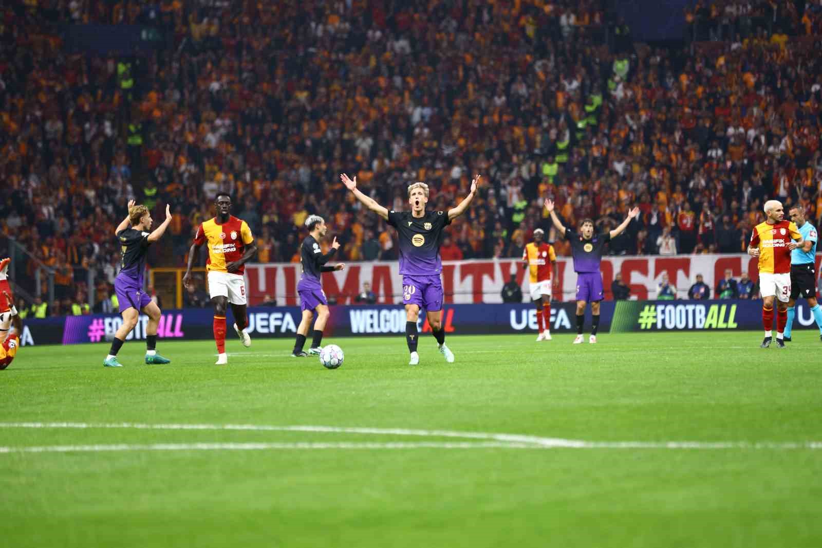 UEFA Şampiyonlar Ligi: Galatasaray: 0 - Barcelona: 0 (Maç devam ediyor)