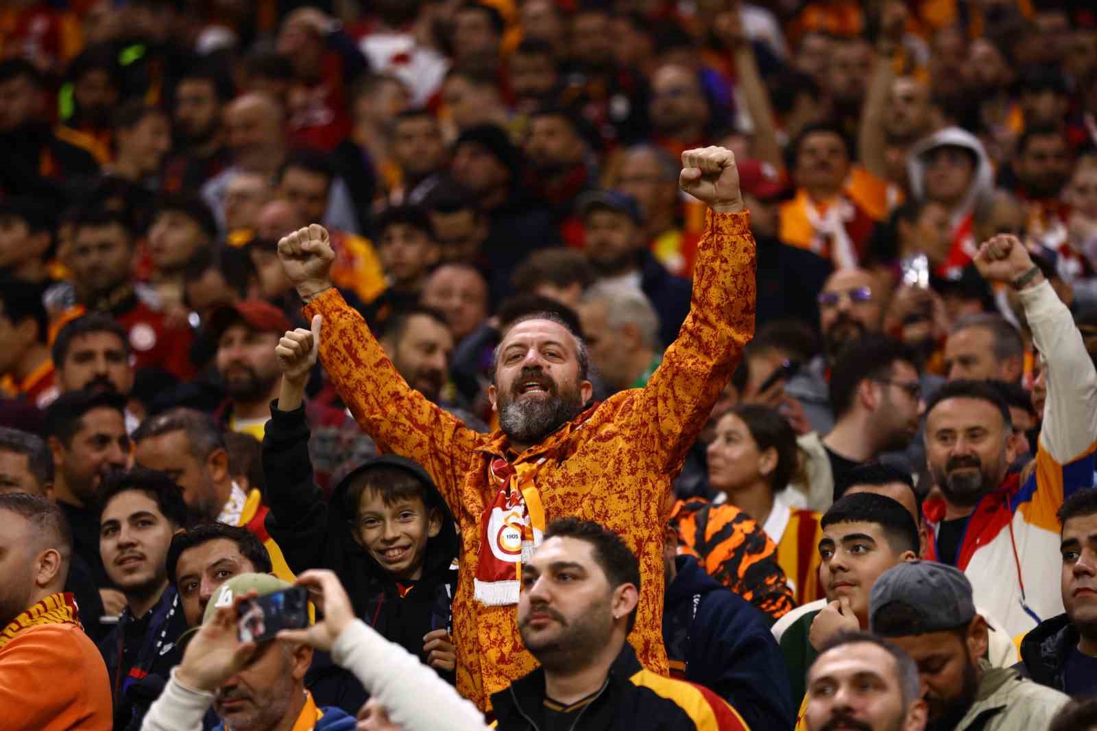 UEFA Şampiyonlar Ligi: Galatasaray: 0 - Barcelona: 0 (Maç devam ediyor)