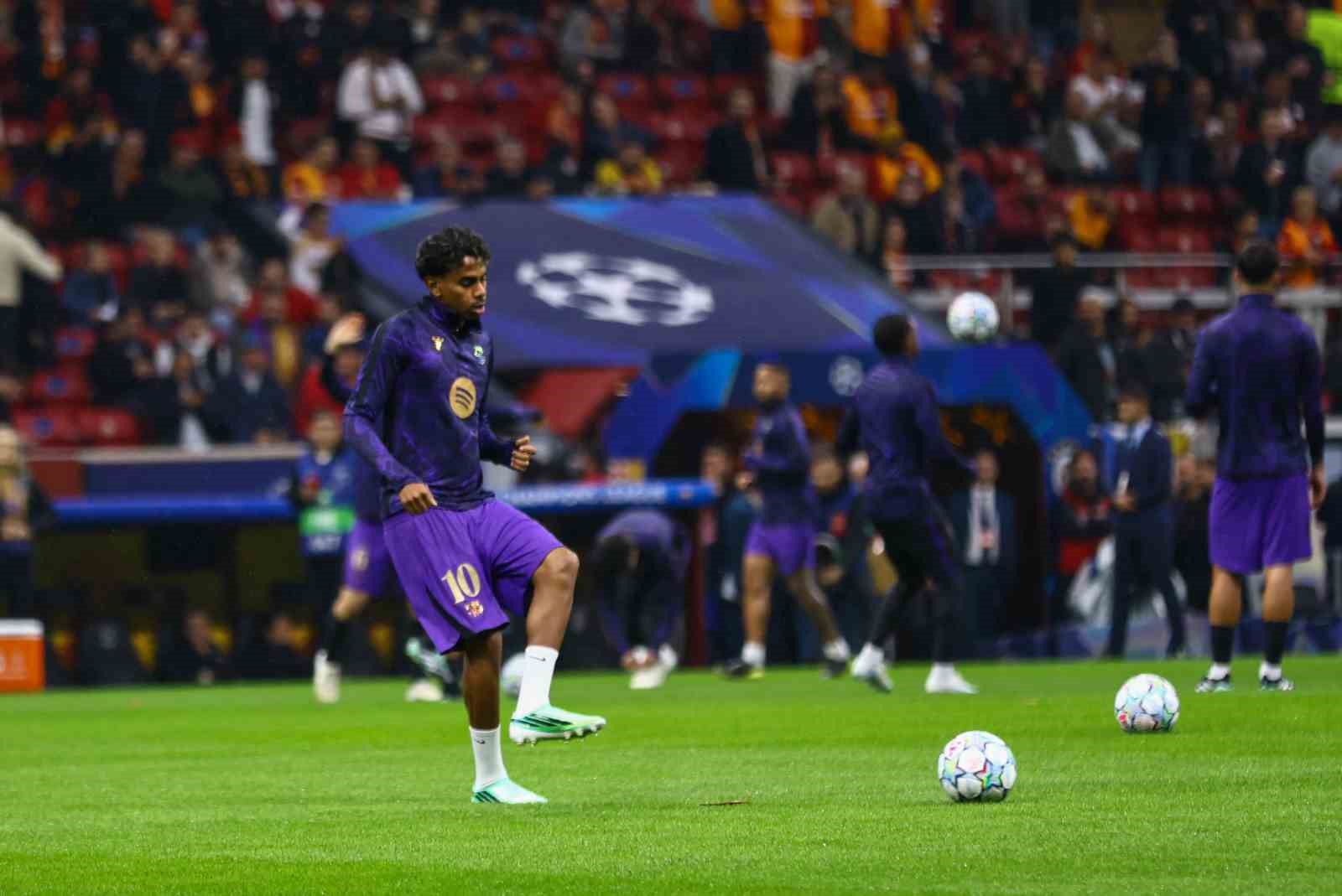 UEFA Şampiyonlar Ligi: Galatasaray: 0 - Barcelona: 0 (Maç devam ediyor)
