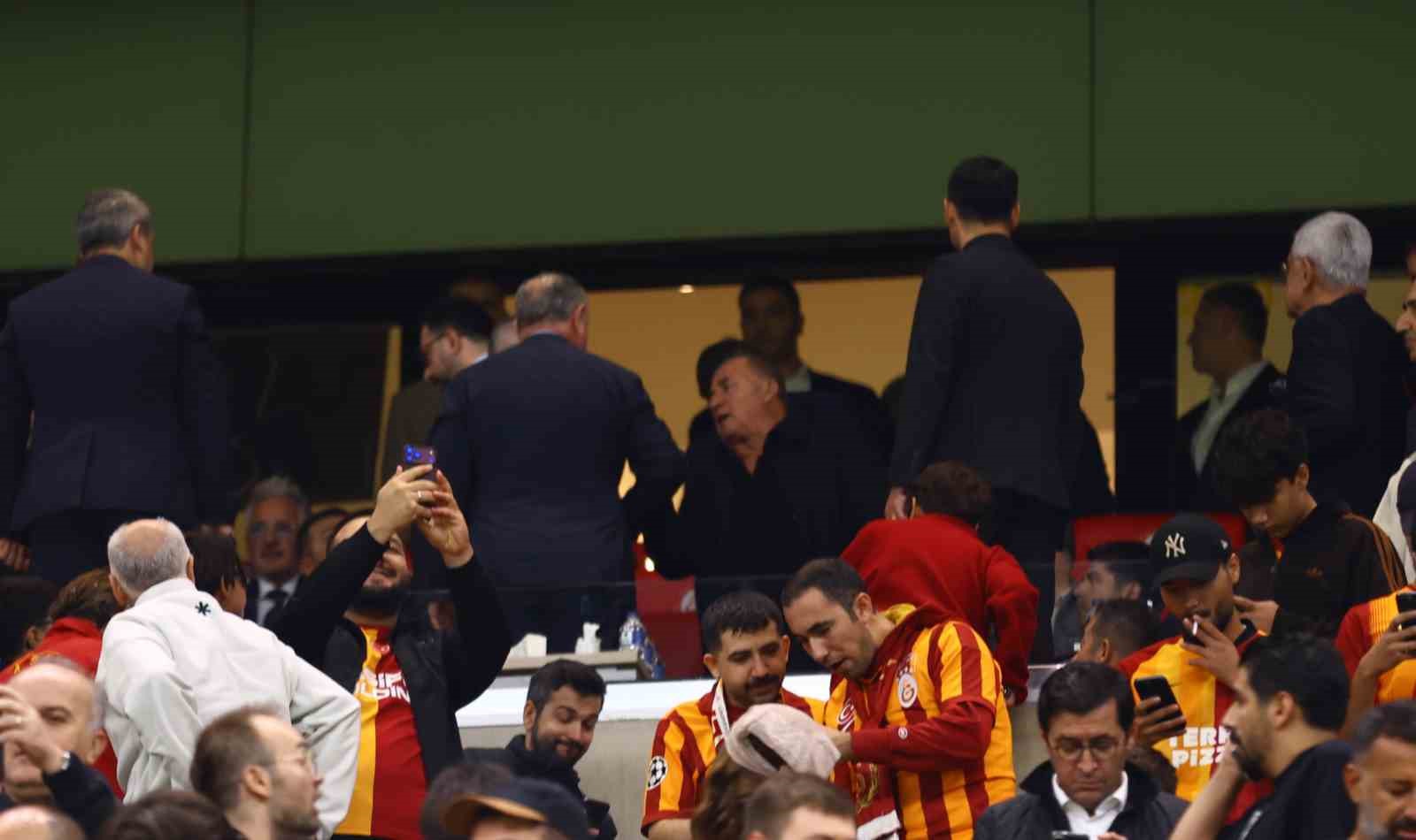 UEFA Şampiyonlar Ligi: Galatasaray: 0 - Barcelona: 0 (Maç devam ediyor)