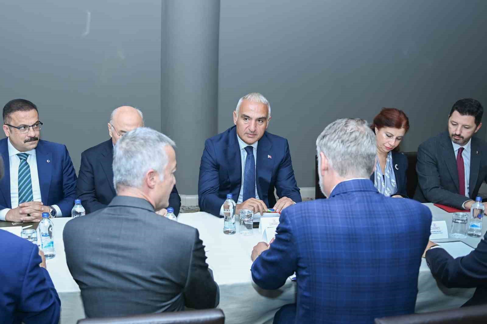 Bakan Ersoy, İtalyan mevkidaşı Giuli ile bir araya geldi