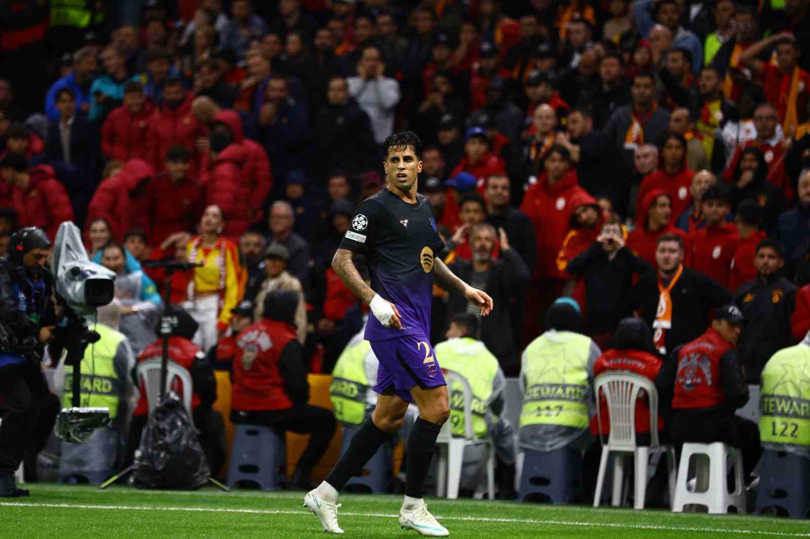 UEFA Şampiyonlar Ligi: Galatasaray: 1 - Barcelona: 1 (İlk yarı)