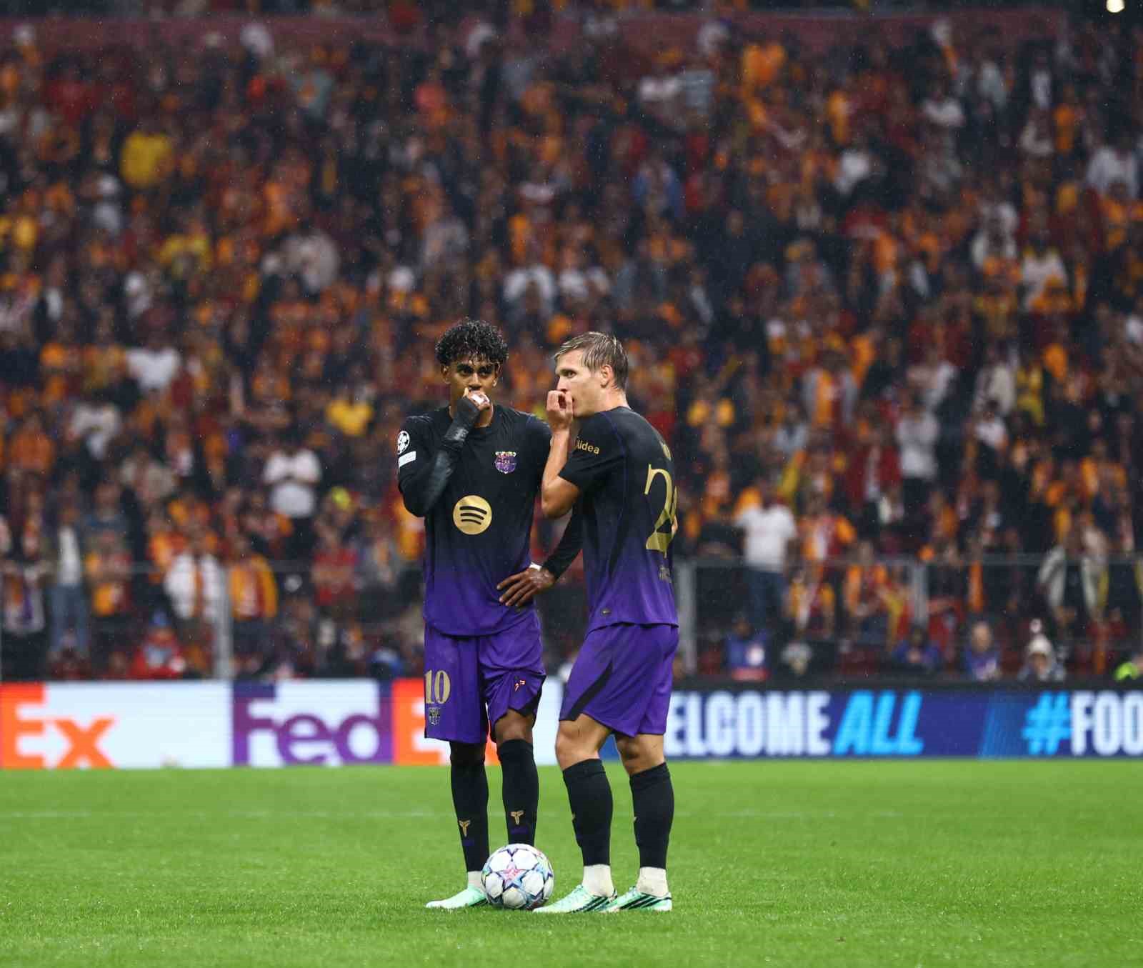 UEFA Şampiyonlar Ligi: Galatasaray: 1 - Barcelona: 1 (İlk yarı)