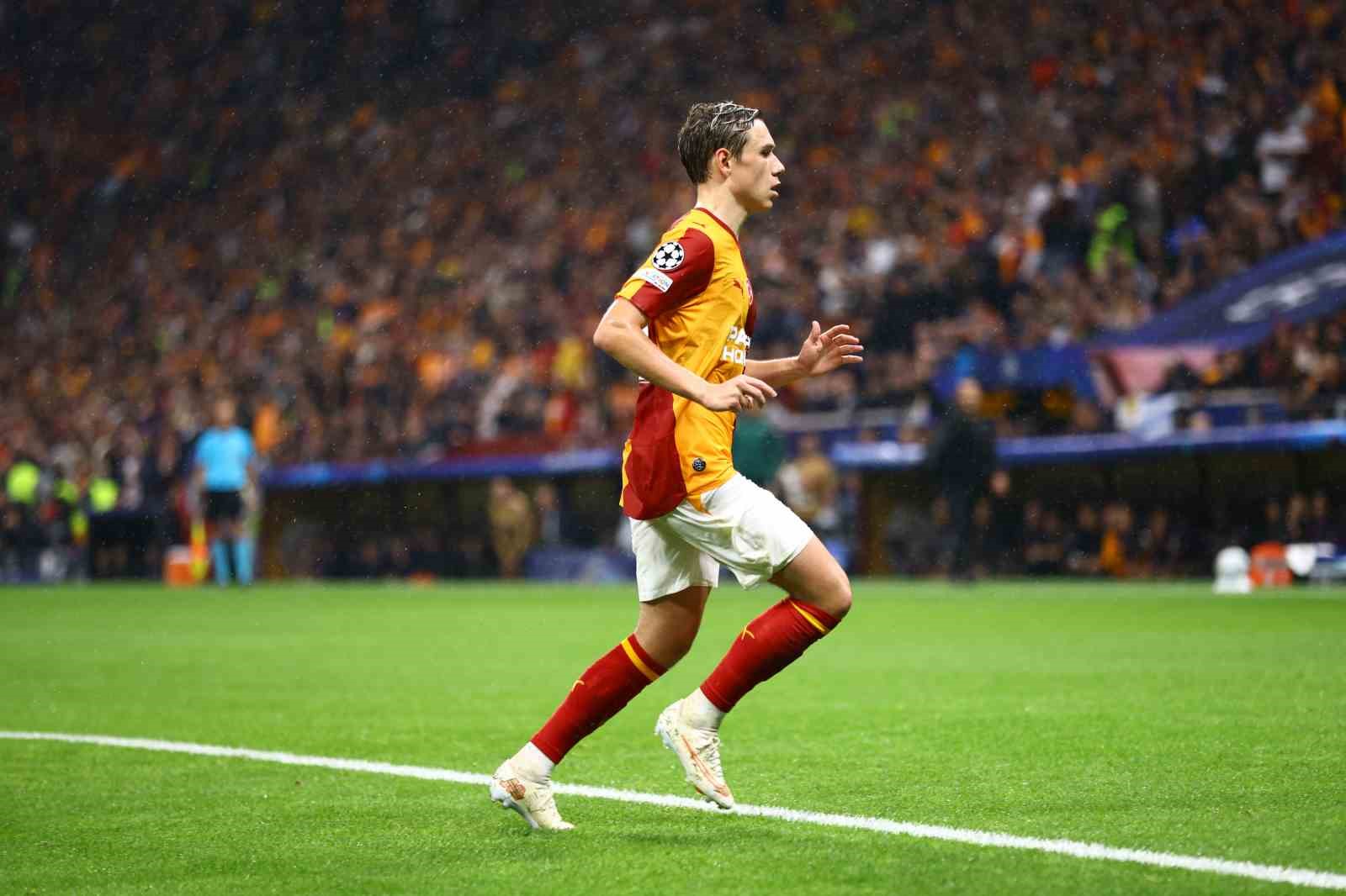 UEFA Şampiyonlar Ligi: Galatasaray: 1 - Barcelona: 1 (İlk yarı)