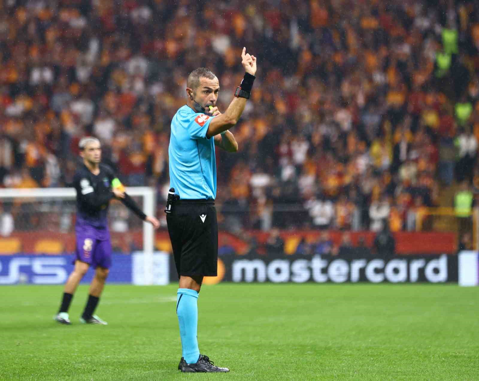 UEFA Şampiyonlar Ligi: Galatasaray: 1 - Barcelona: 1 (İlk yarı)