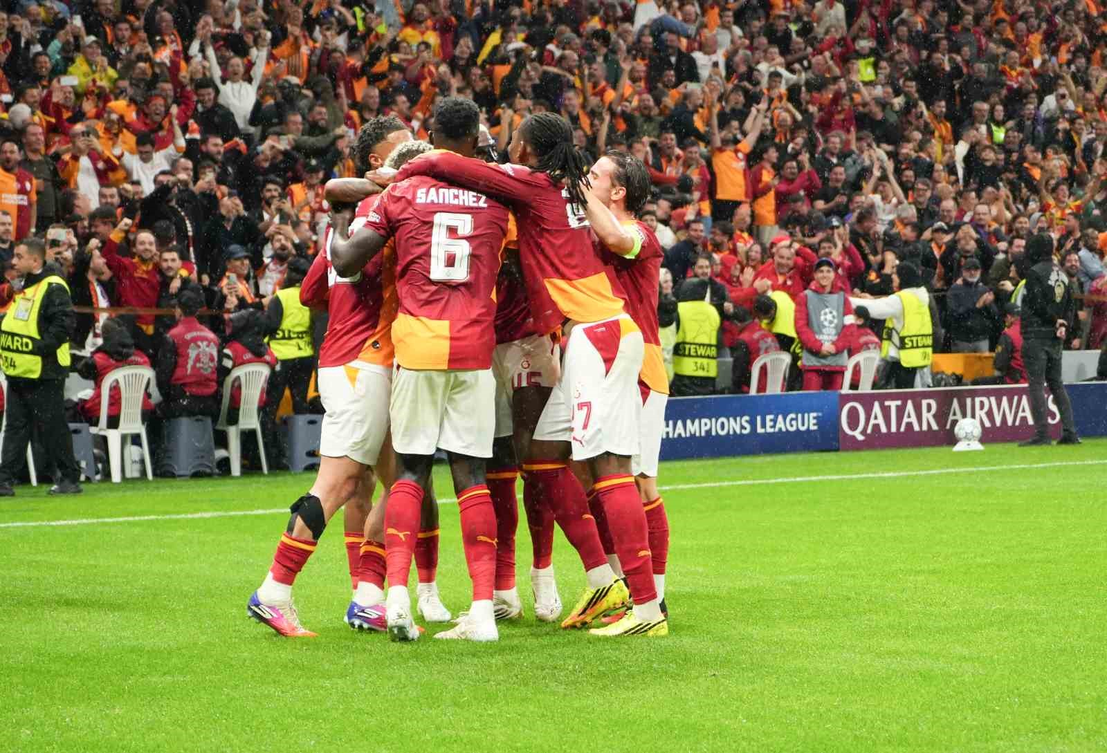 UEFA Şampiyonlar Ligi: Galatasaray: 1 - Barcelona: 1 (İlk yarı)