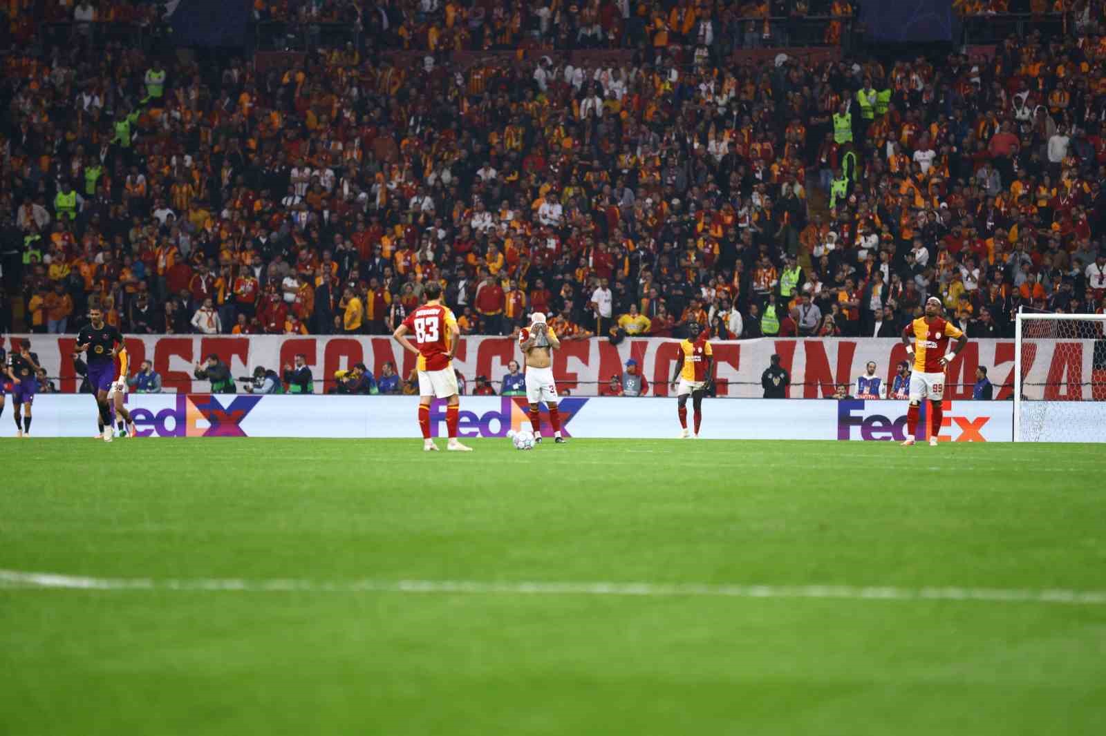 UEFA Şampiyonlar Ligi: Galatasaray: 1 - Barcelona: 4 (Maç sonucu)