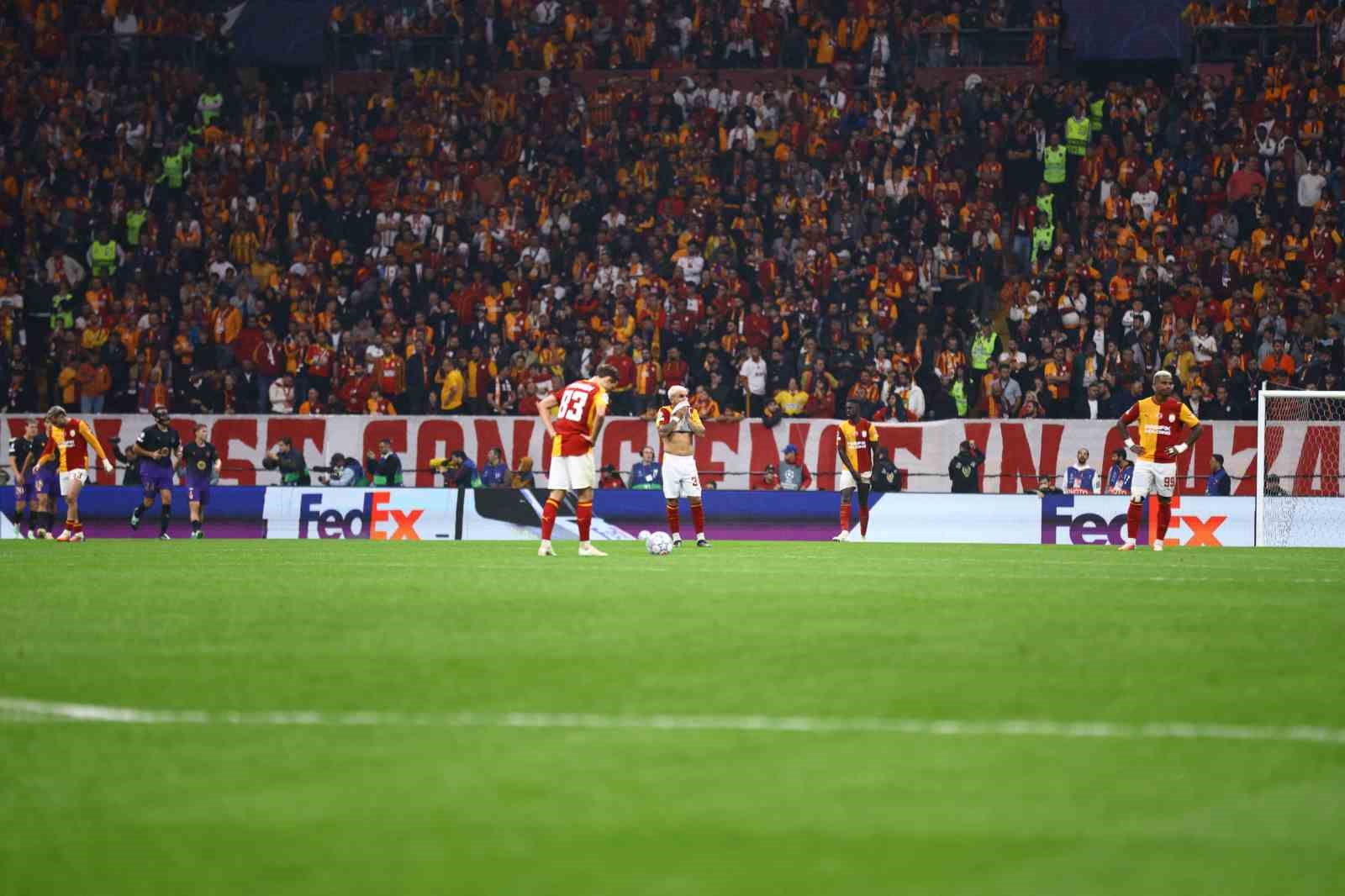 UEFA Şampiyonlar Ligi: Galatasaray: 1 - Barcelona: 4 (Maç sonucu)