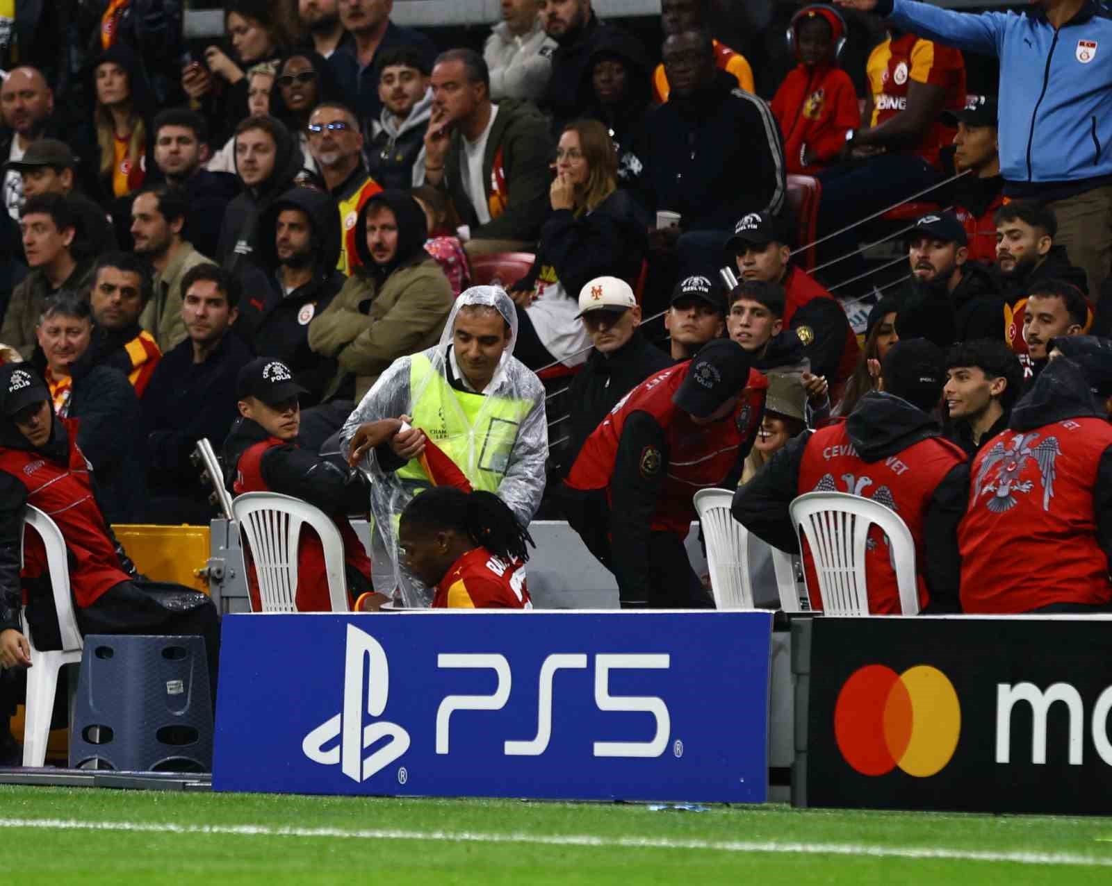 UEFA Şampiyonlar Ligi: Galatasaray: 1 - Barcelona: 4 (Maç sonucu)