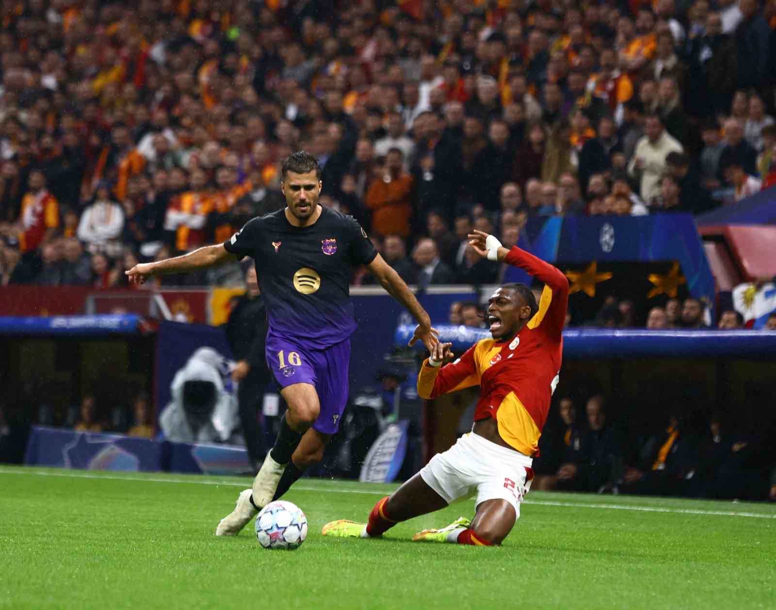 UEFA Şampiyonlar Ligi: Galatasaray: 1 - Barcelona: 4 (Maç sonucu)