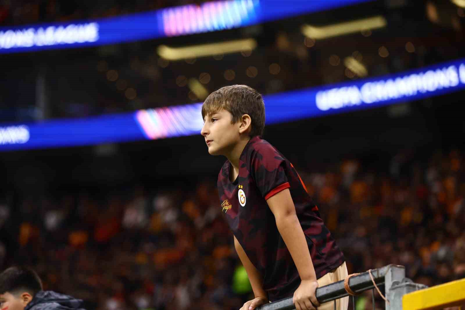 UEFA Şampiyonlar Ligi: Galatasaray: 1 - Barcelona: 4 (Maç sonucu)