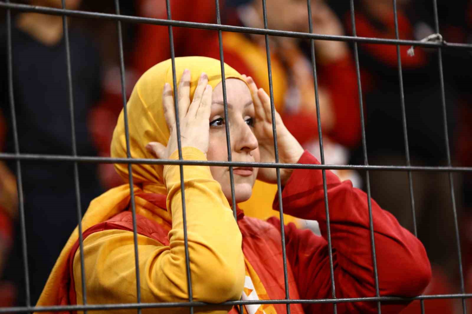 UEFA Şampiyonlar Ligi: Galatasaray: 1 - Barcelona: 4 (Maç sonucu)