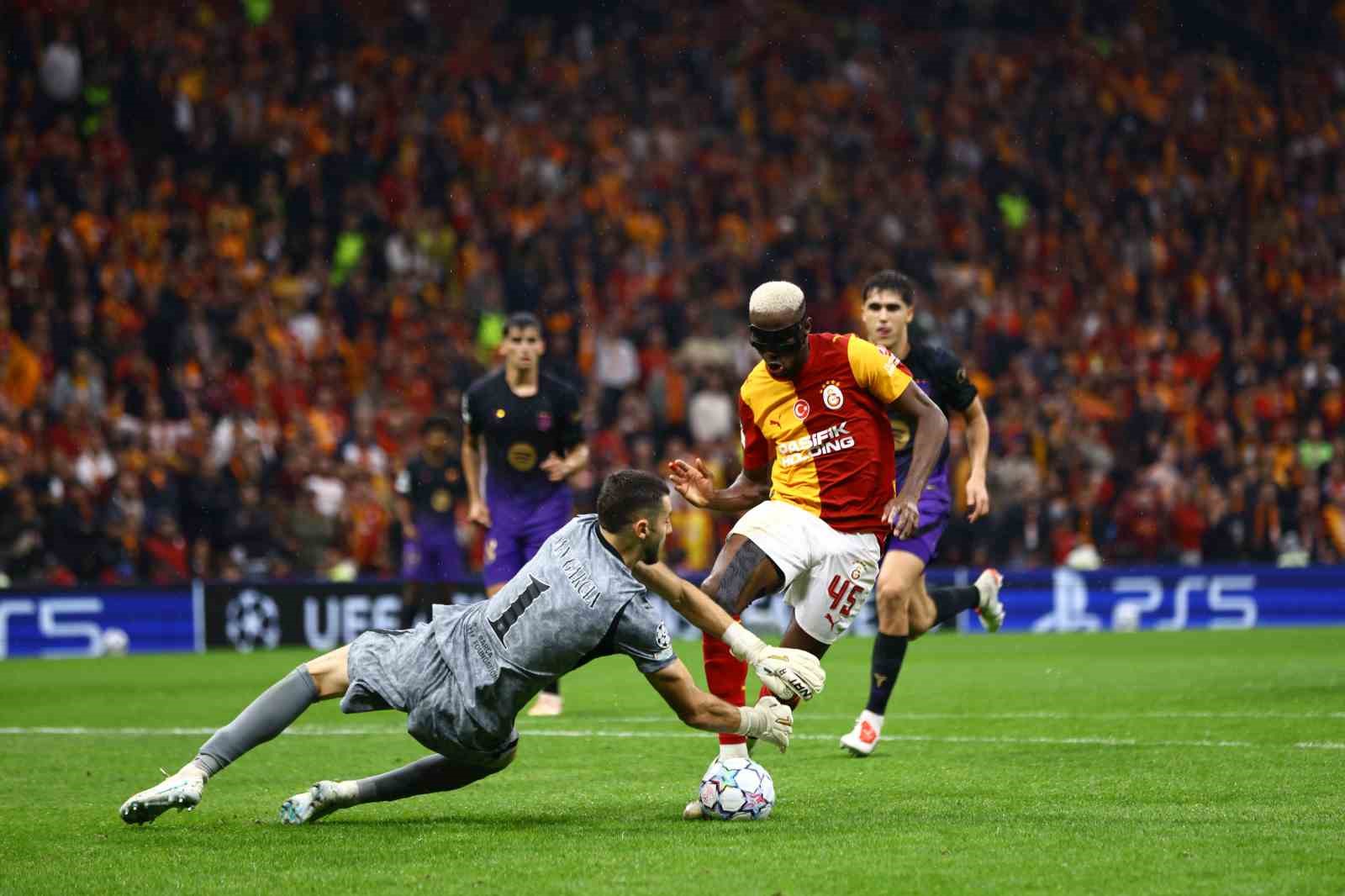 UEFA Şampiyonlar Ligi: Galatasaray: 1 - Barcelona: 4 (Maç sonucu)