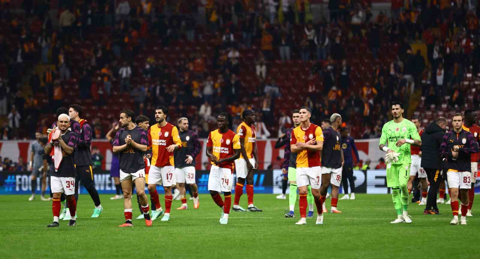 UEFA Şampiyonlar Ligi: Galatasaray: 1 - Barcelona: 4 (Maç sonucu)