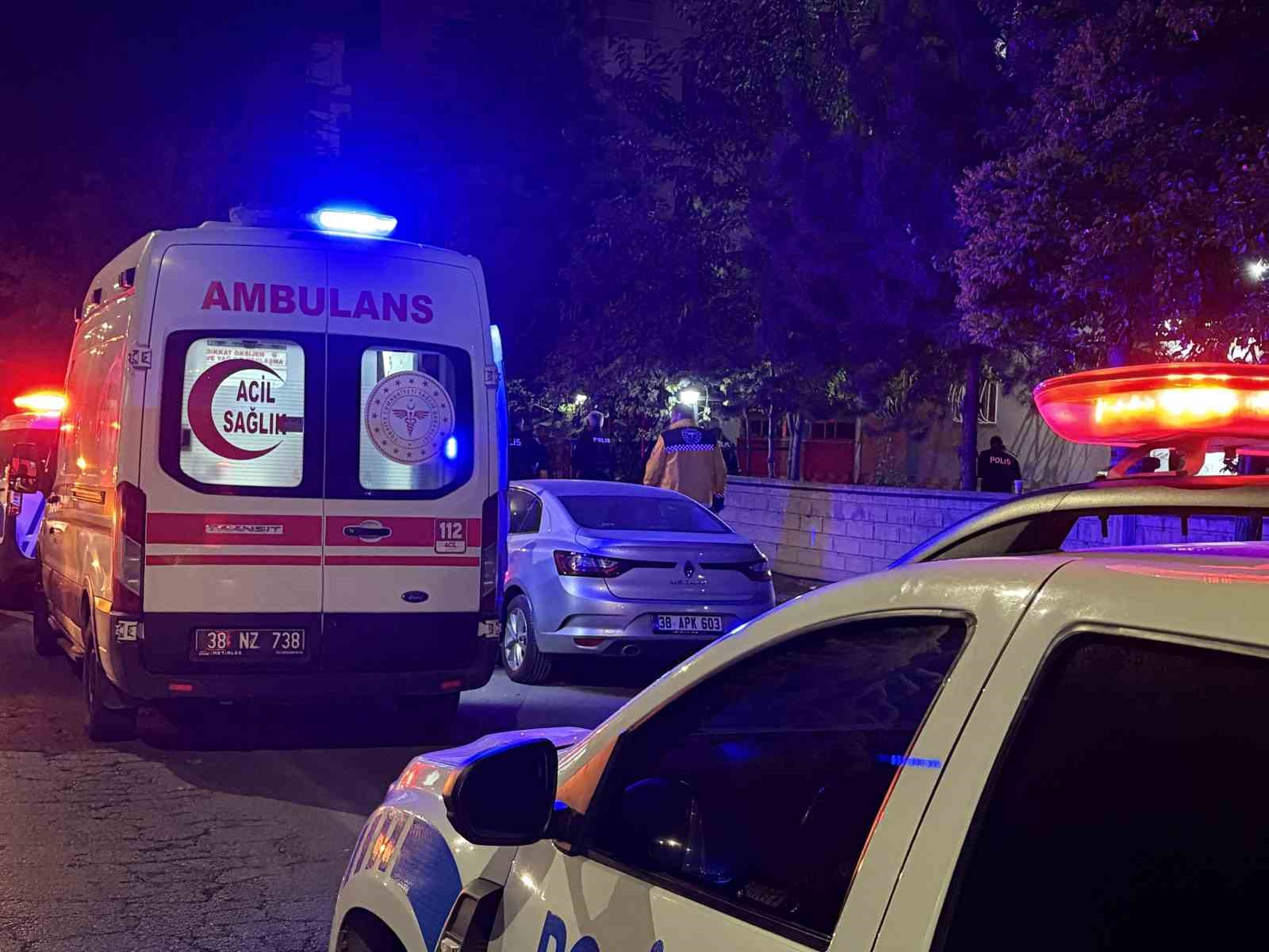 Önce babasını öldürdü, ardından intihar girişiminde bulundu