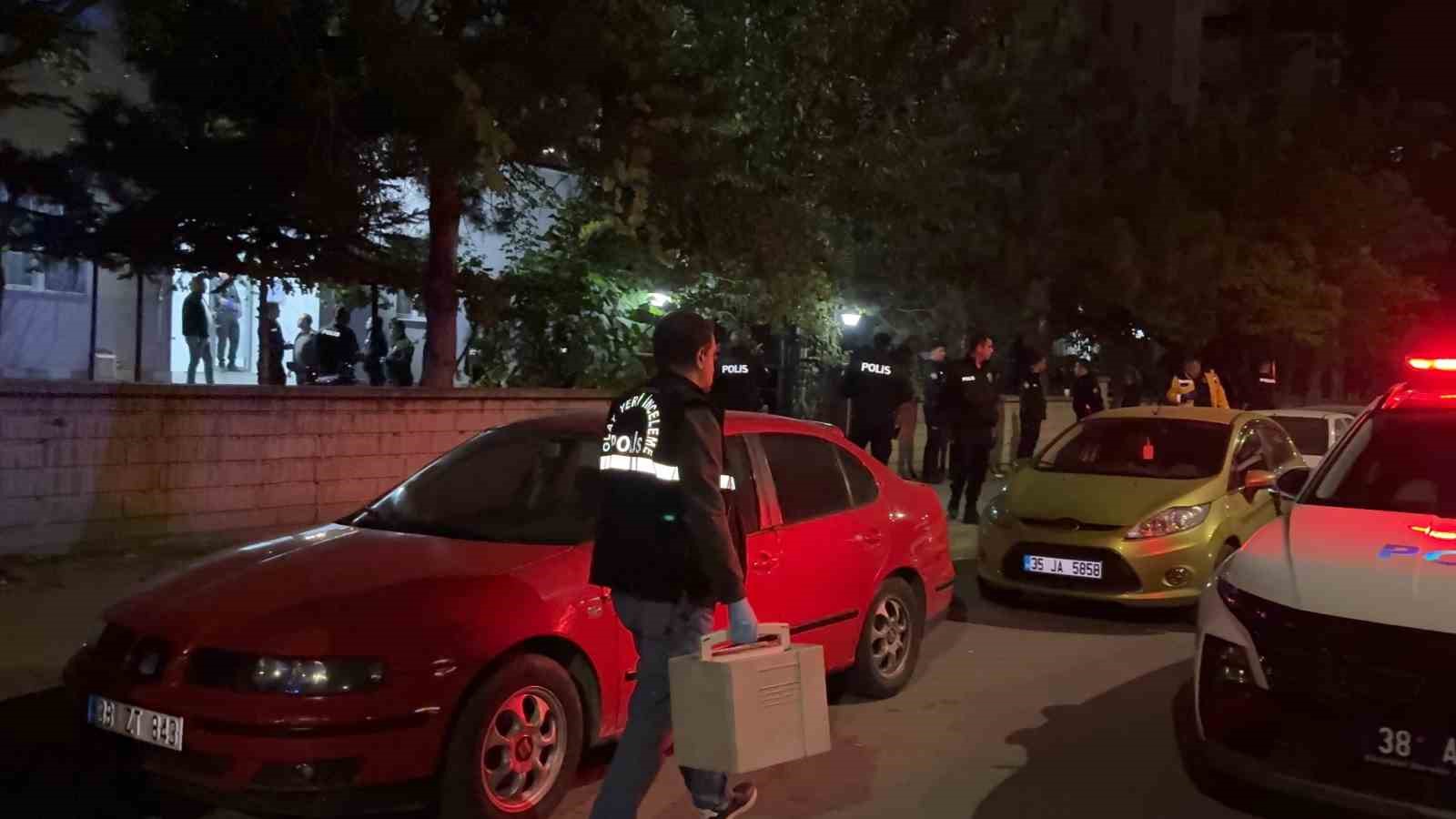 Önce babasını öldürdü, ardından intihar girişiminde bulundu