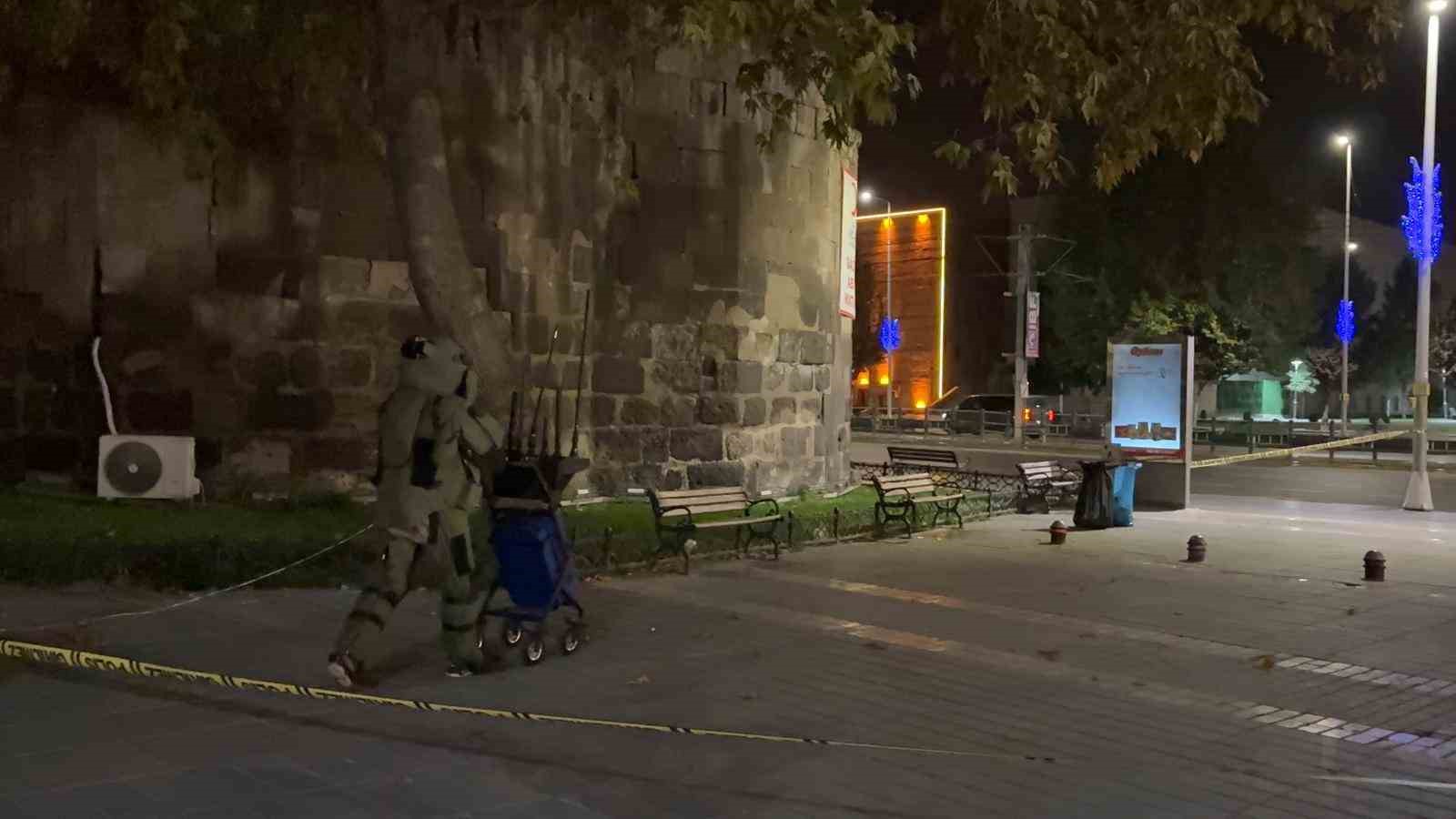 Kayseri’de şüpheli çanta fünye ile patlatıldı