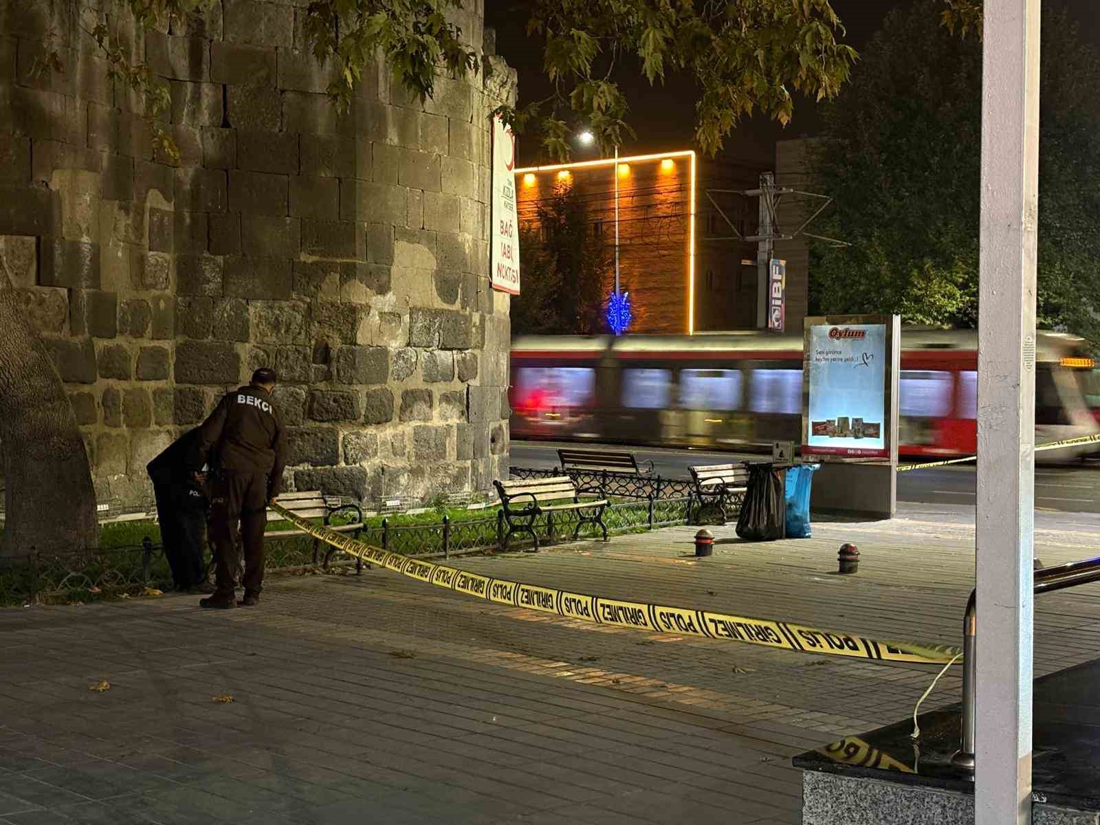 Kayseri’de şüpheli çanta fünye ile patlatıldı