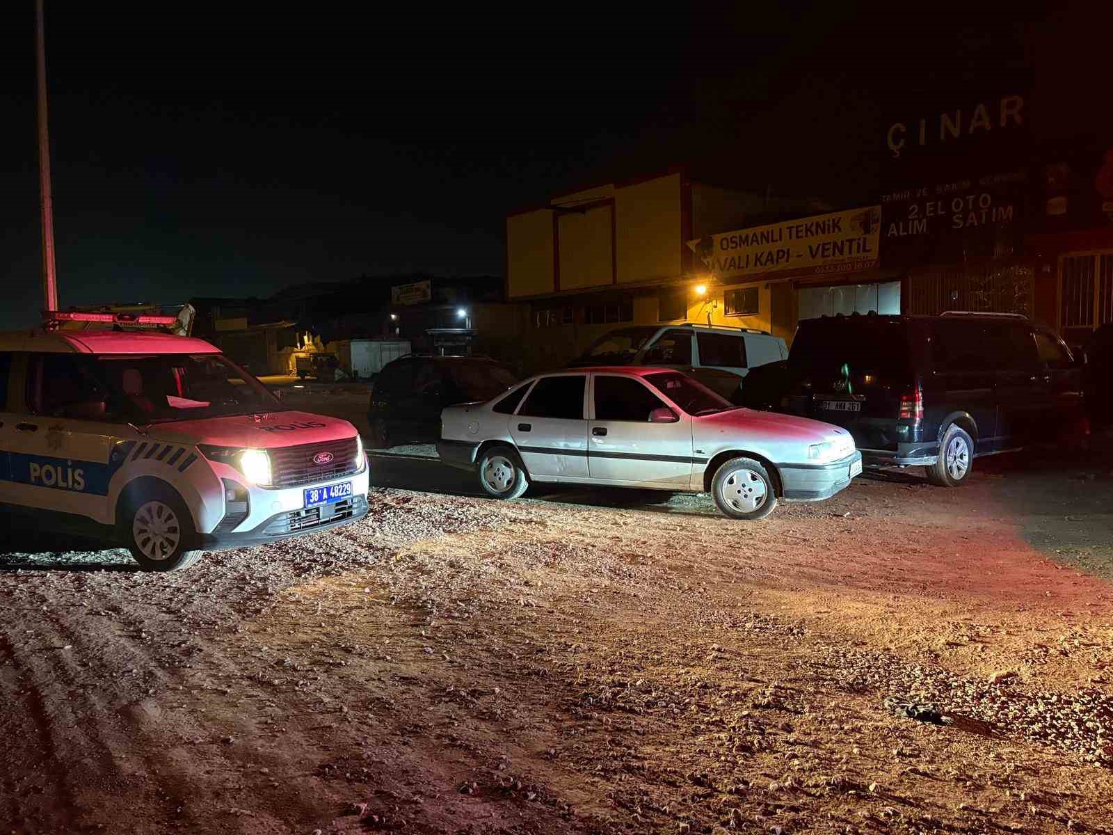 Polisten kaçan alkollü sürücüden basın mensubuna saldırı