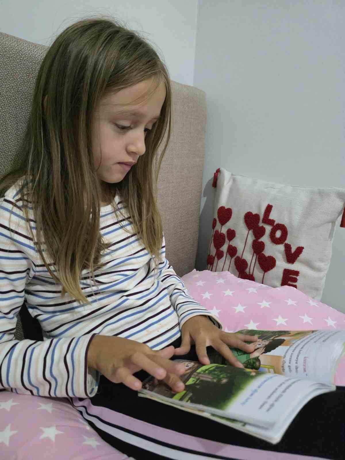 Gökçeada’da başlatılan kitap okuma projesi giderek büyüyor