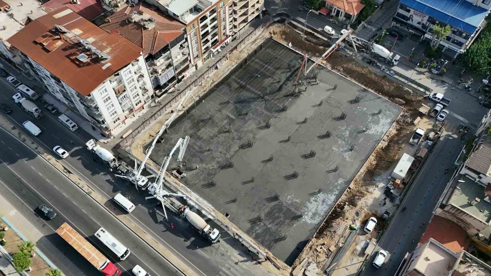 İncirliova Cumhuriyet Meydanı ve Yeraltı Otoparkı projesinde çalışmalar sürüyor