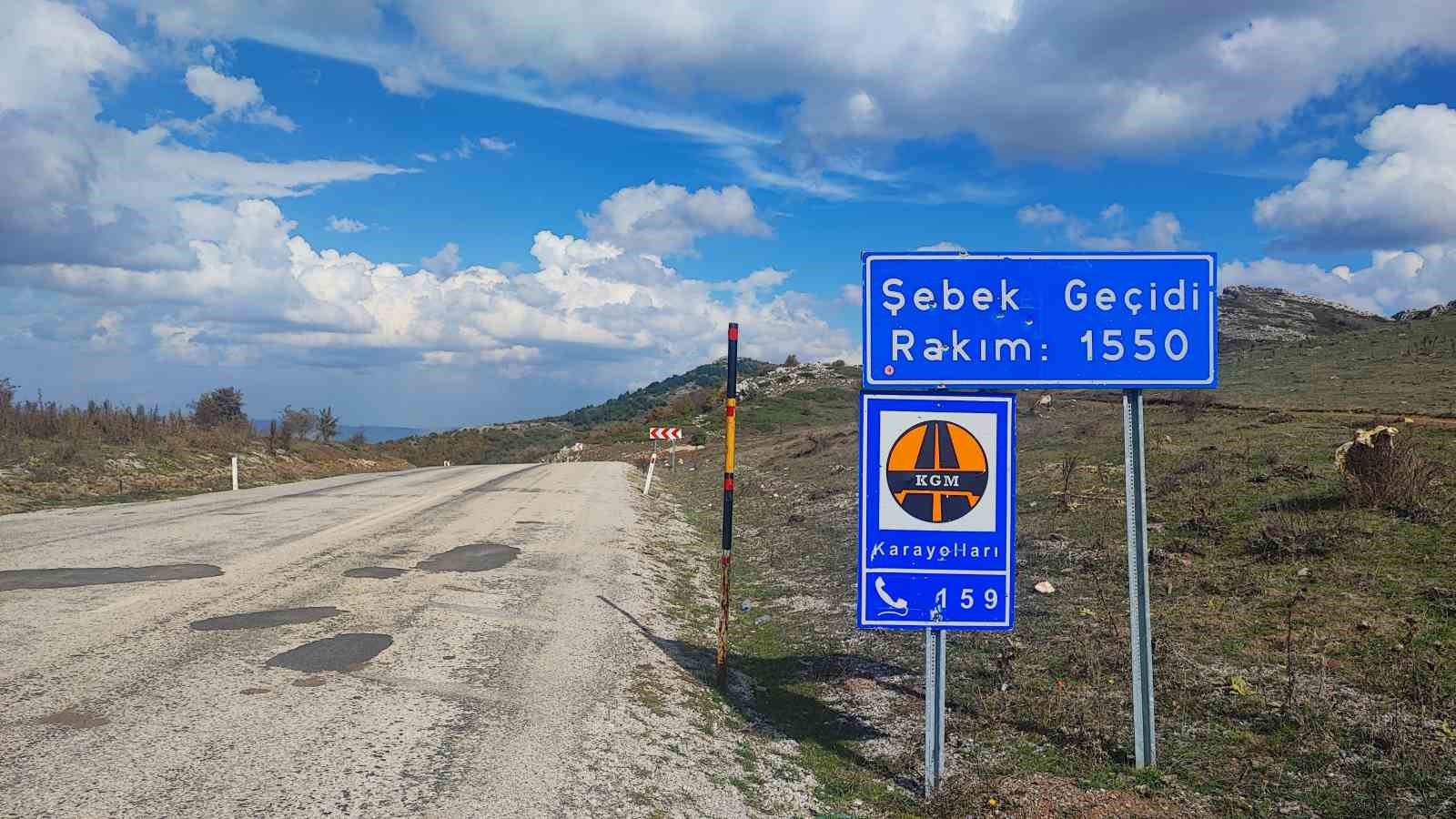 Yozgat’ta bin 550 rakımda sonbahar şöleni: Şebek Geçidi dronla görüntülendi