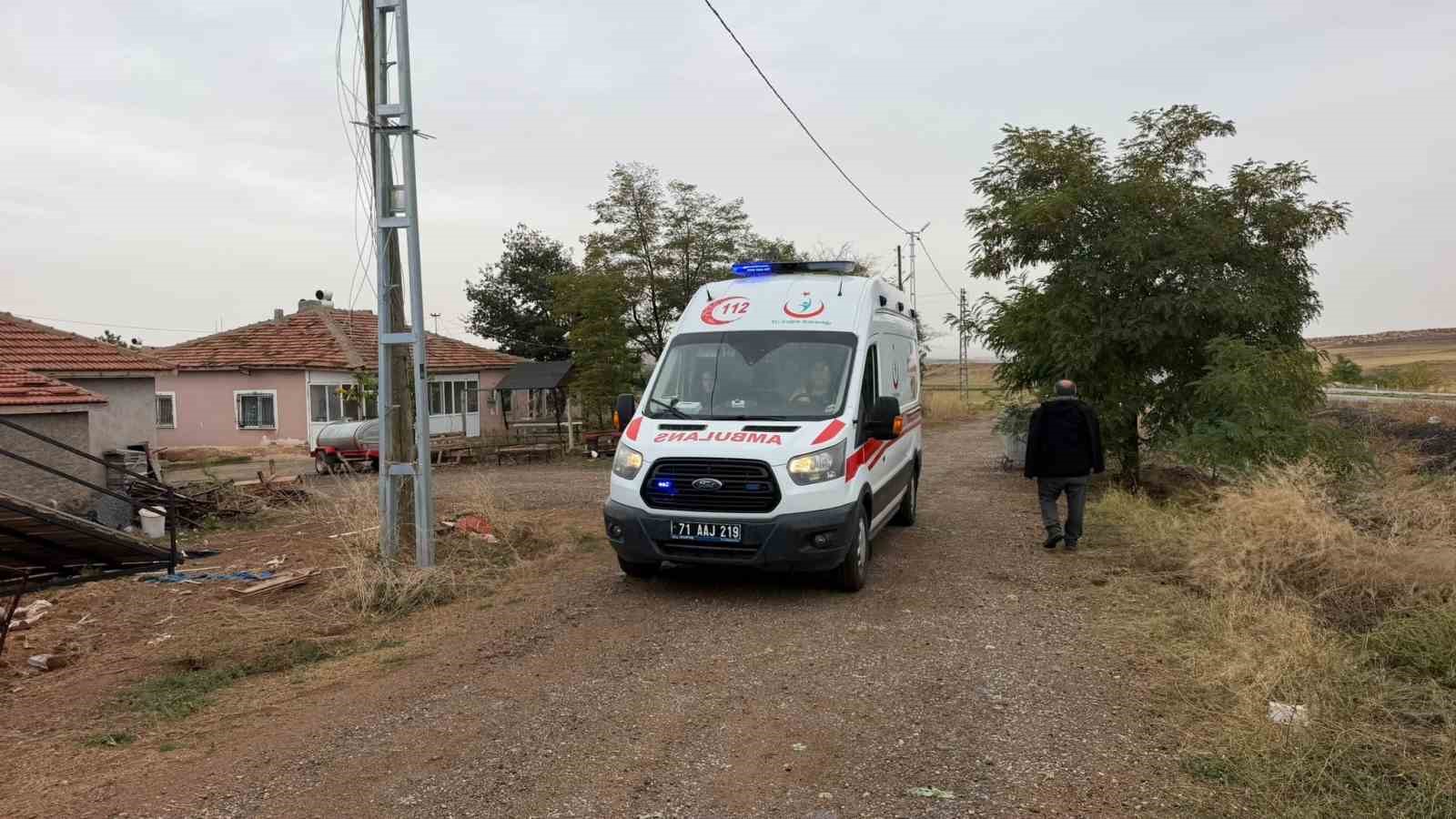 Cenazeye gidiyorlardı, minibüs devrildi, 8 kişi yaralandı