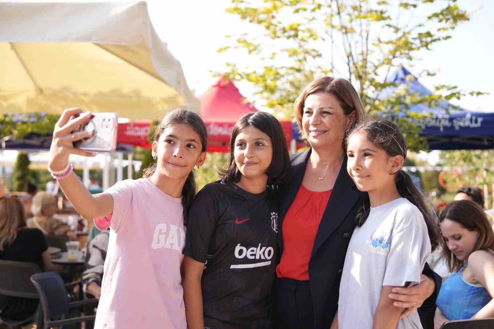 Başkan Ayşe Ünlüce Türkiye’nin ilk 5’inde
