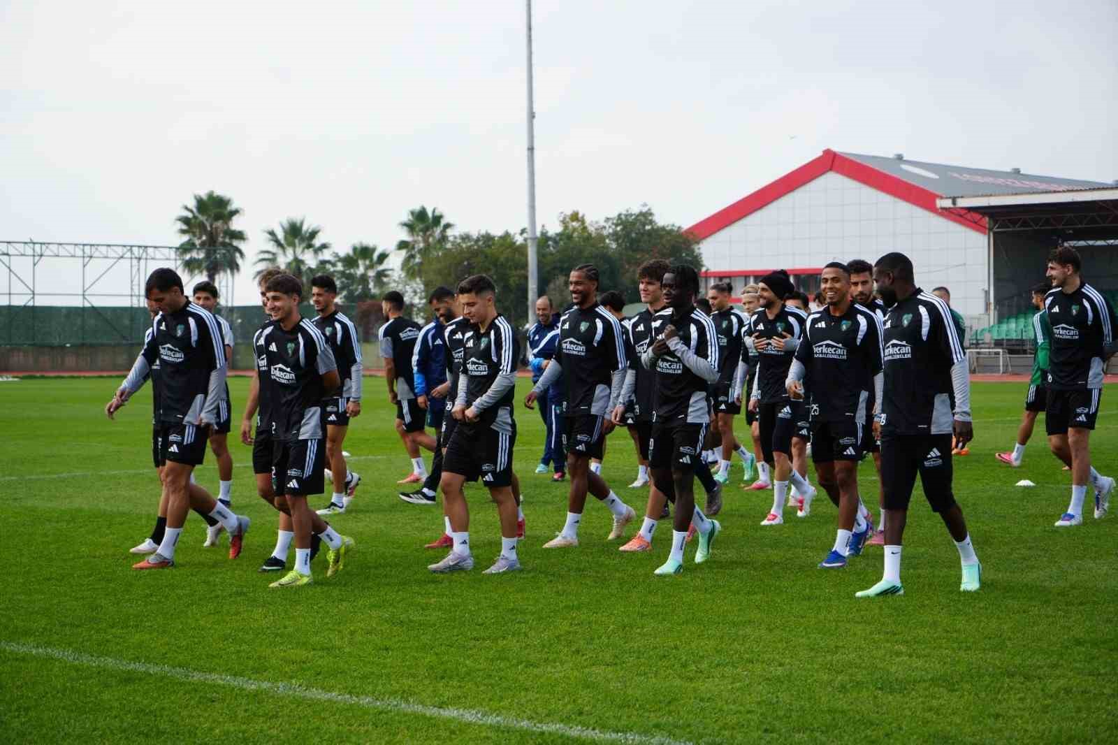 Selçuk İnan: "Beşiktaş karşılaşmasından çok iyi bir oyun ve mücadeleyle ayrıldık"