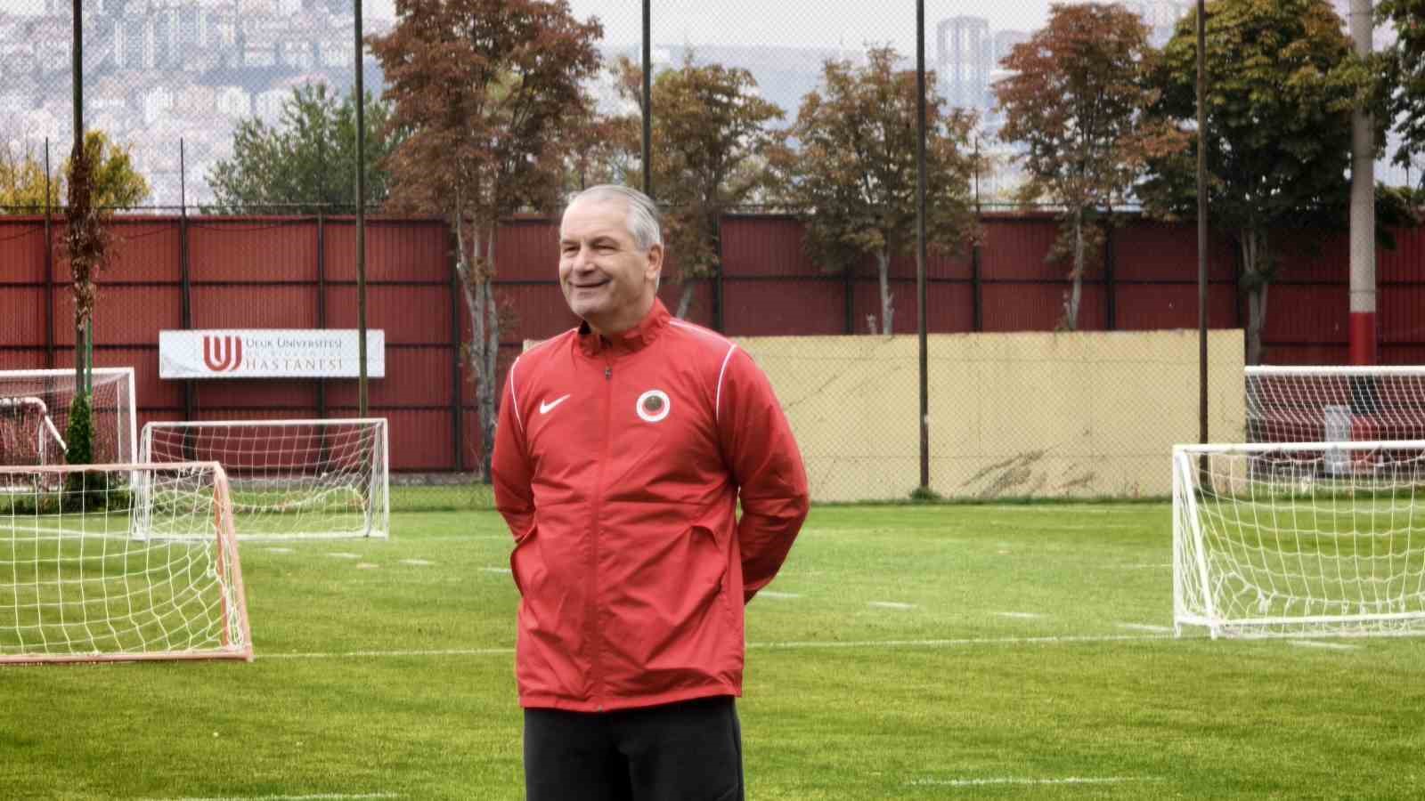 Bernd Storck: "Galatasaray’a karşı iyi bir maç çıkaracağımızı düşünüyorum"