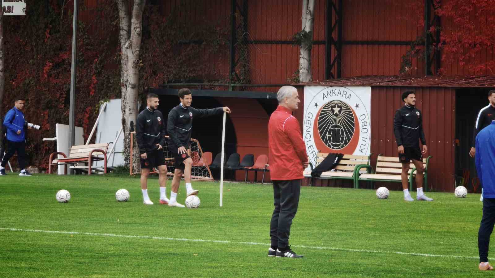 Bernd Storck: "Galatasaray’a karşı iyi bir maç çıkaracağımızı düşünüyorum"