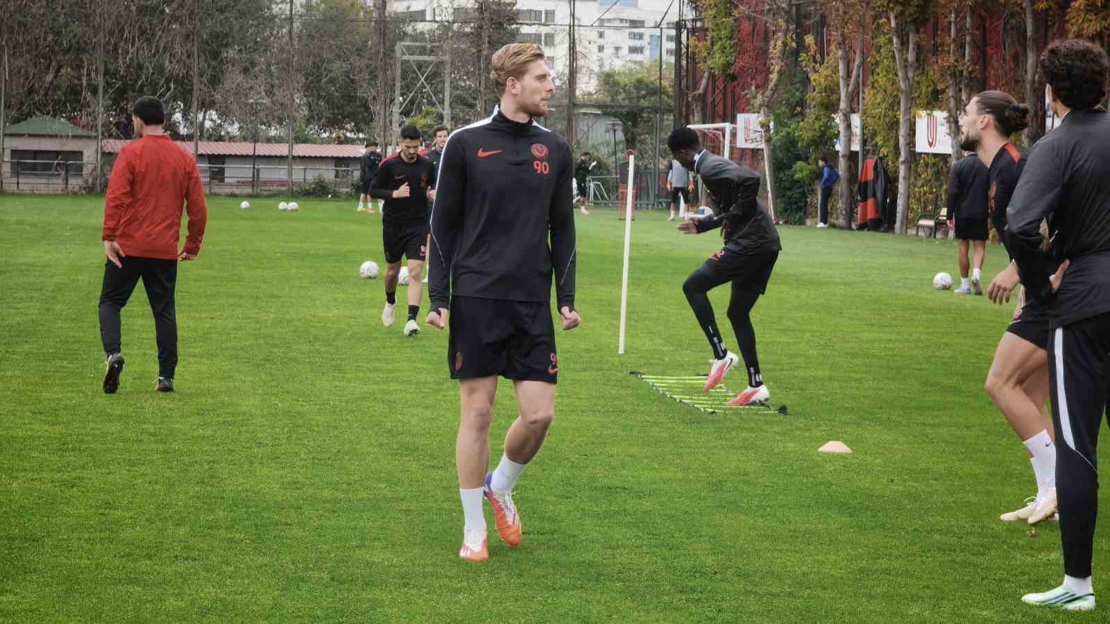 Bernd Storck: "Galatasaray’a karşı iyi bir maç çıkaracağımızı düşünüyorum"