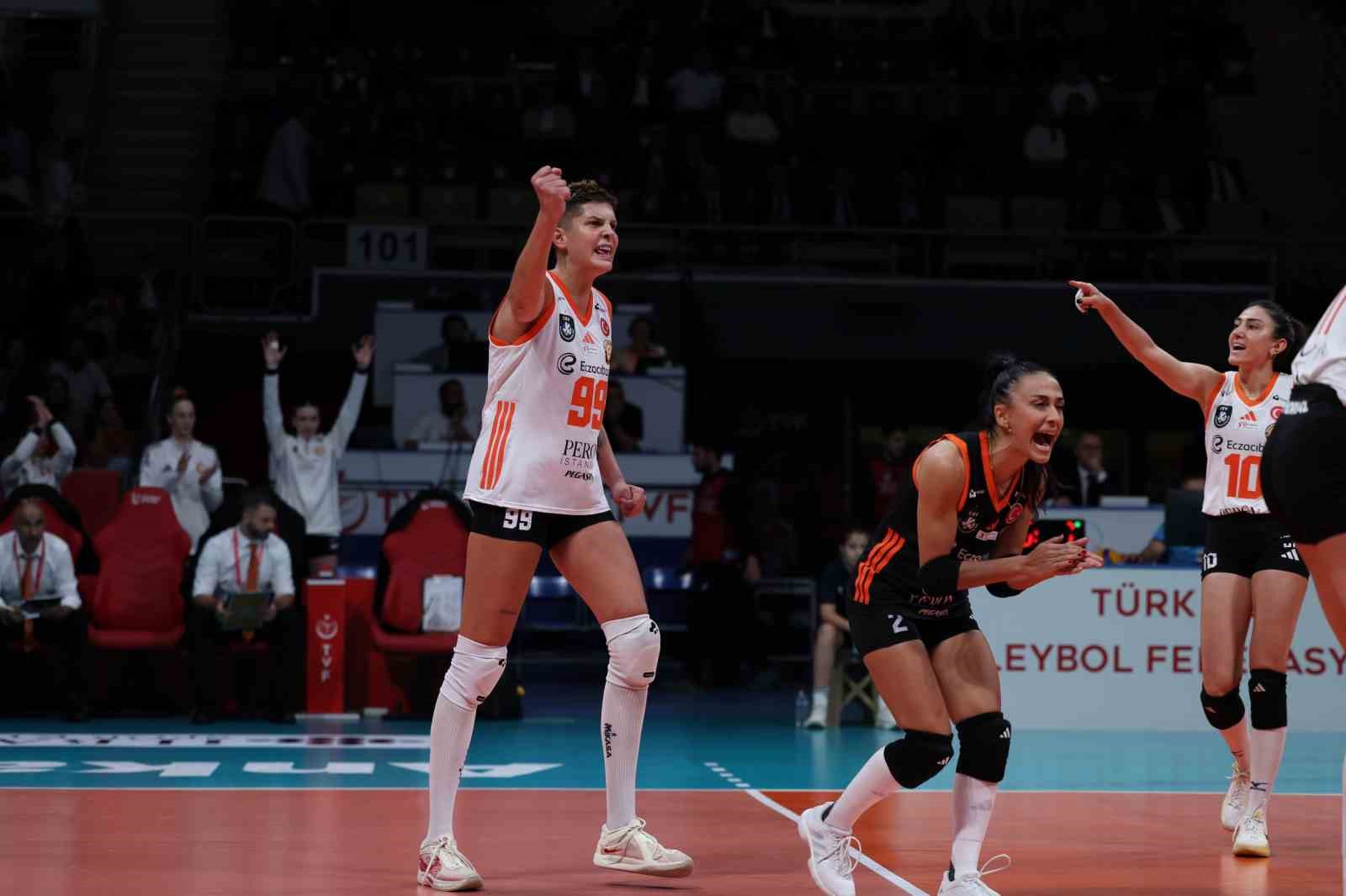 Vodafone Sultanlar Ligi: İlbank: 0 Eczacıbaşı Peron İstanbul: 3