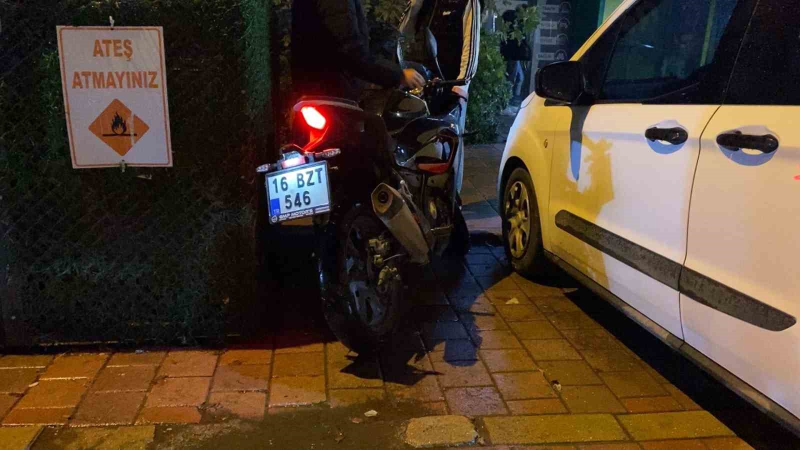 Bursa’da motosikletin çarptığı yaya ve sürücü yaralandı