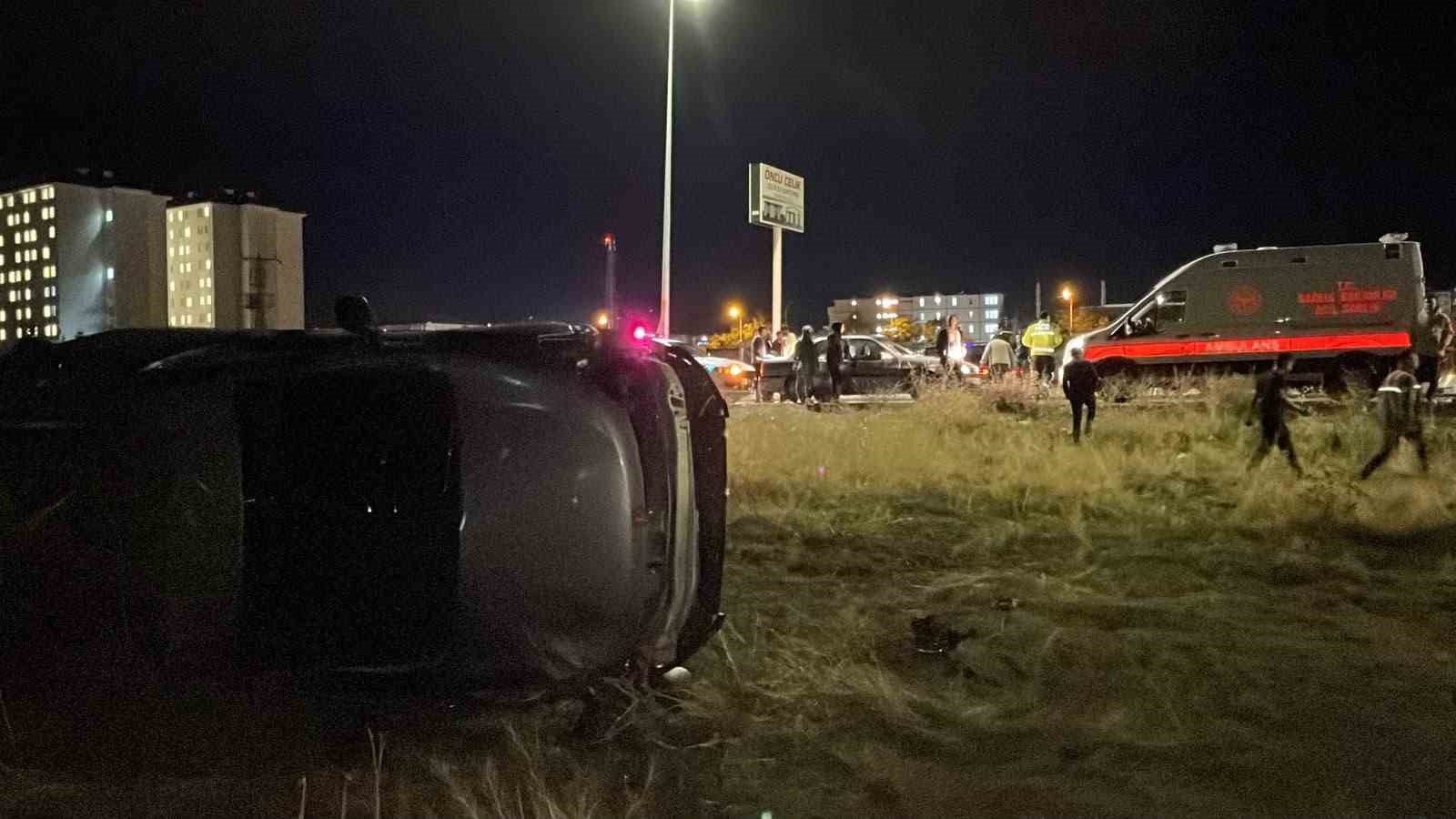 Karaman’da yağmur nedeniyle kayganlaşan yol kazaya neden oldu: 1 yaralı